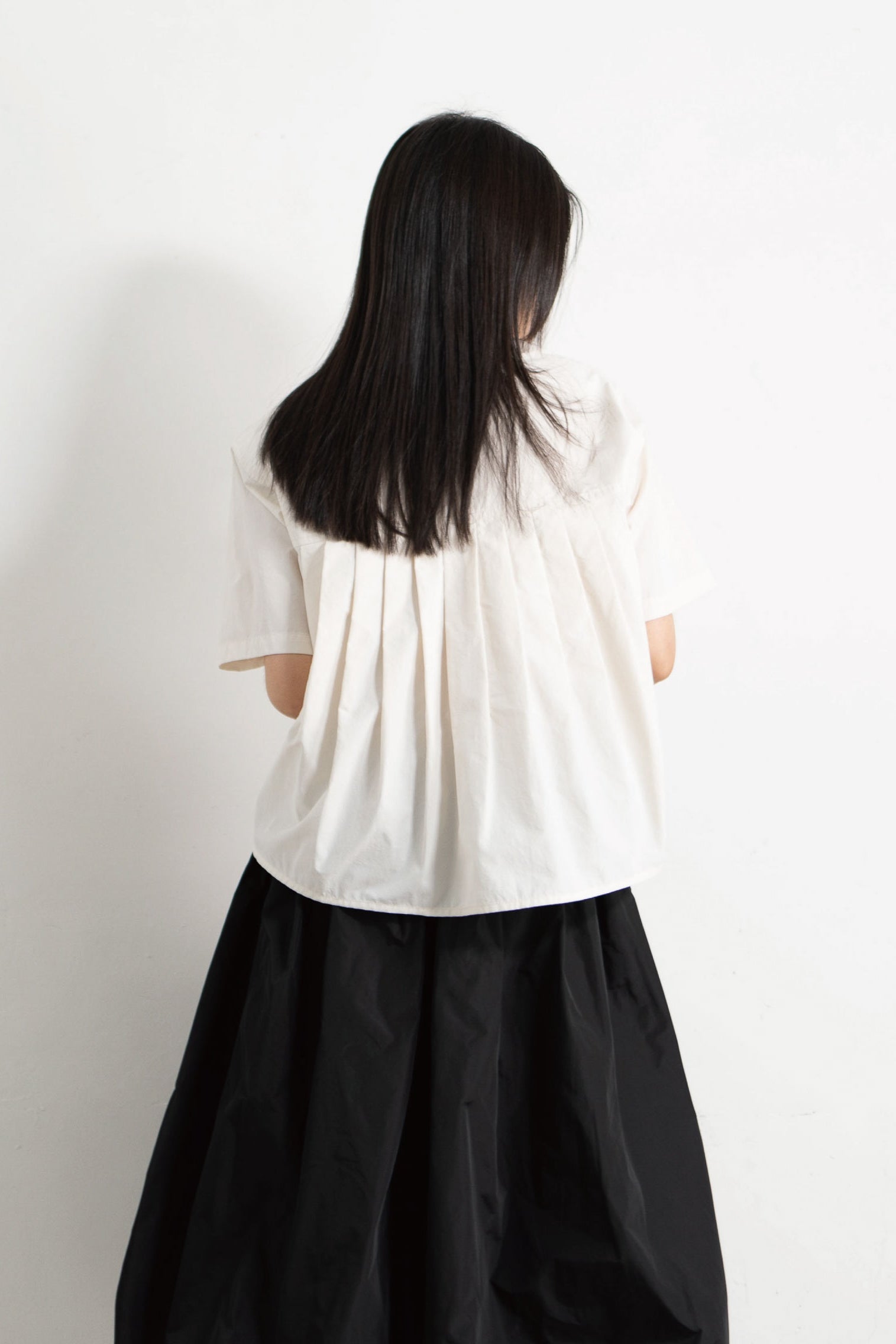 back pleats hari shirt