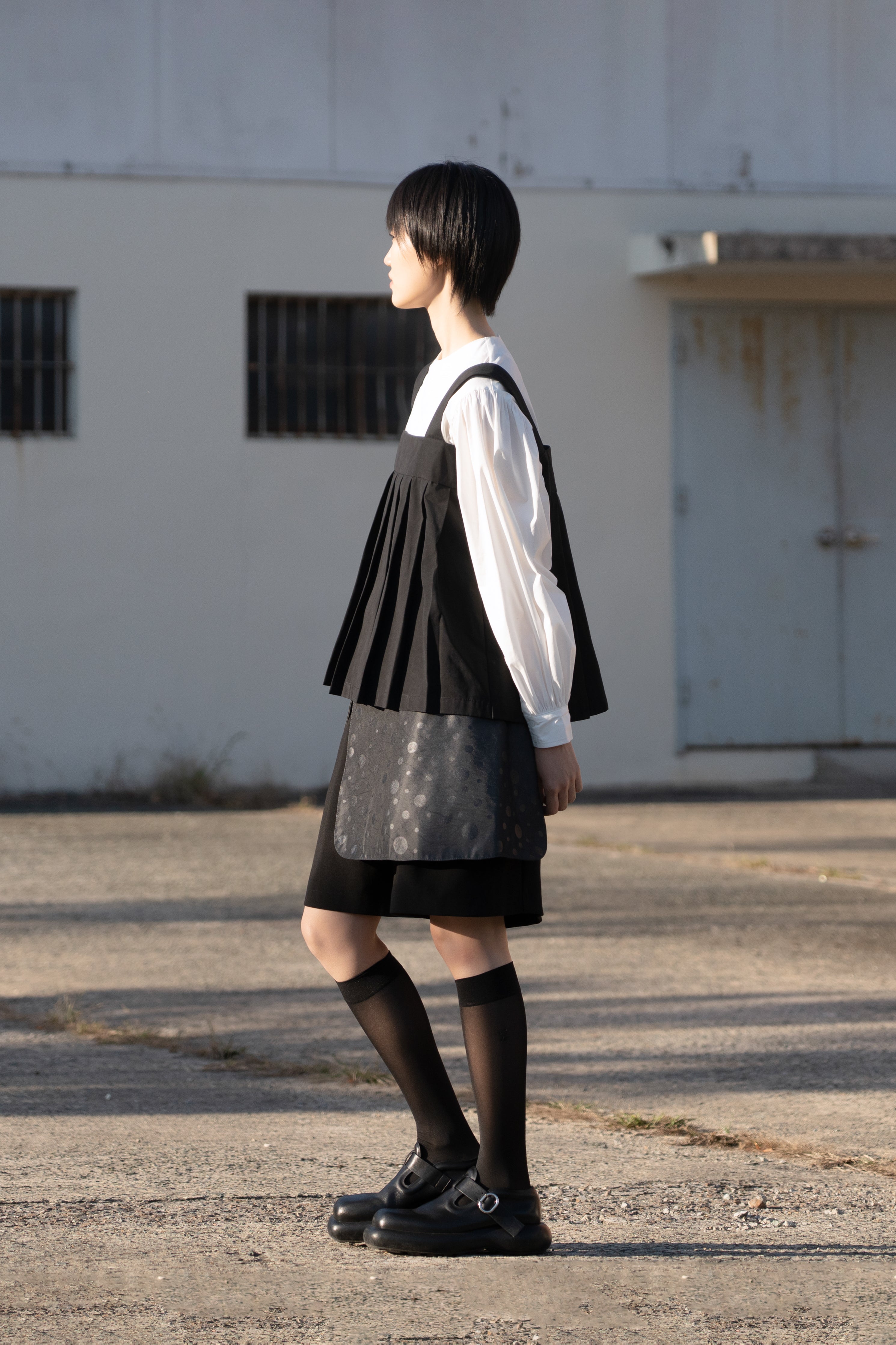 cotton pleats vest