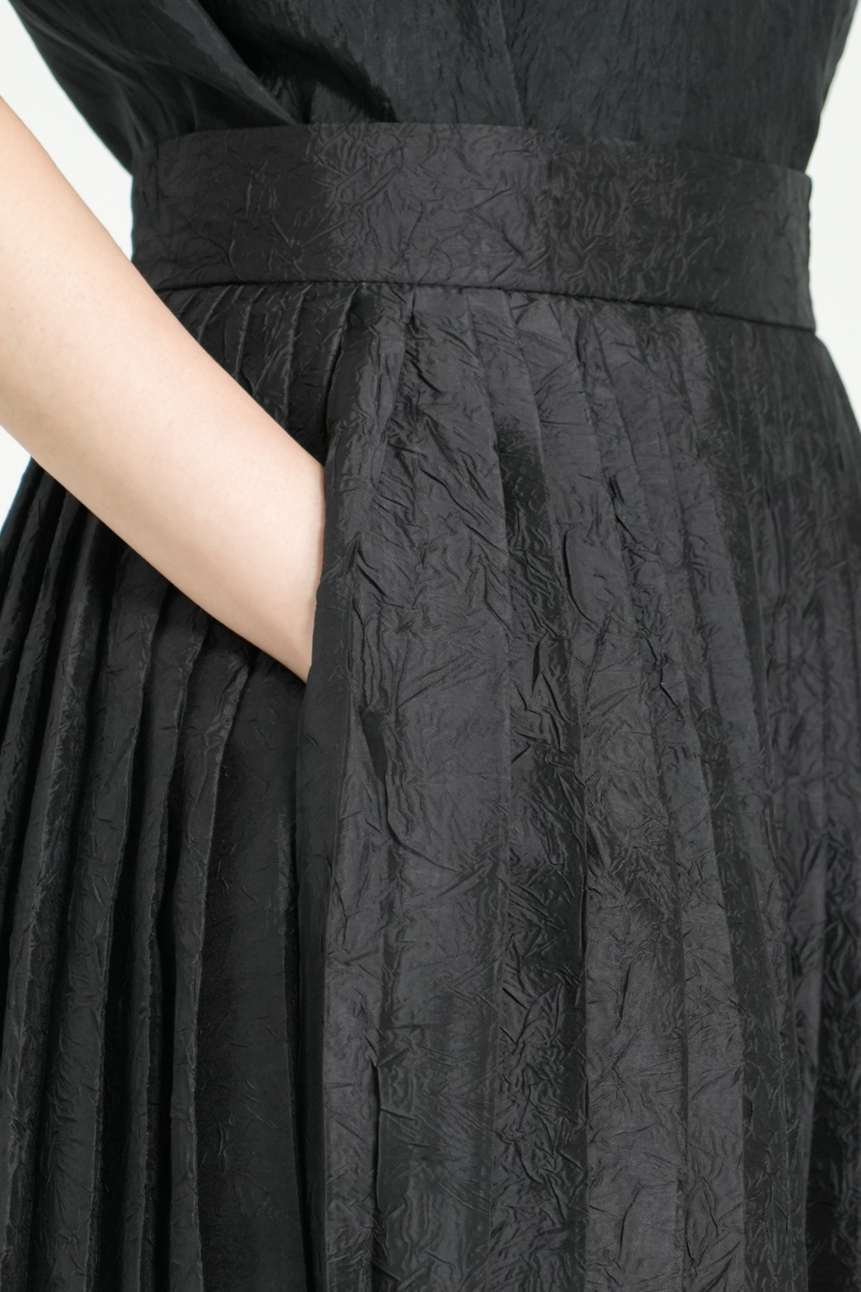 crinkle pleats skirt