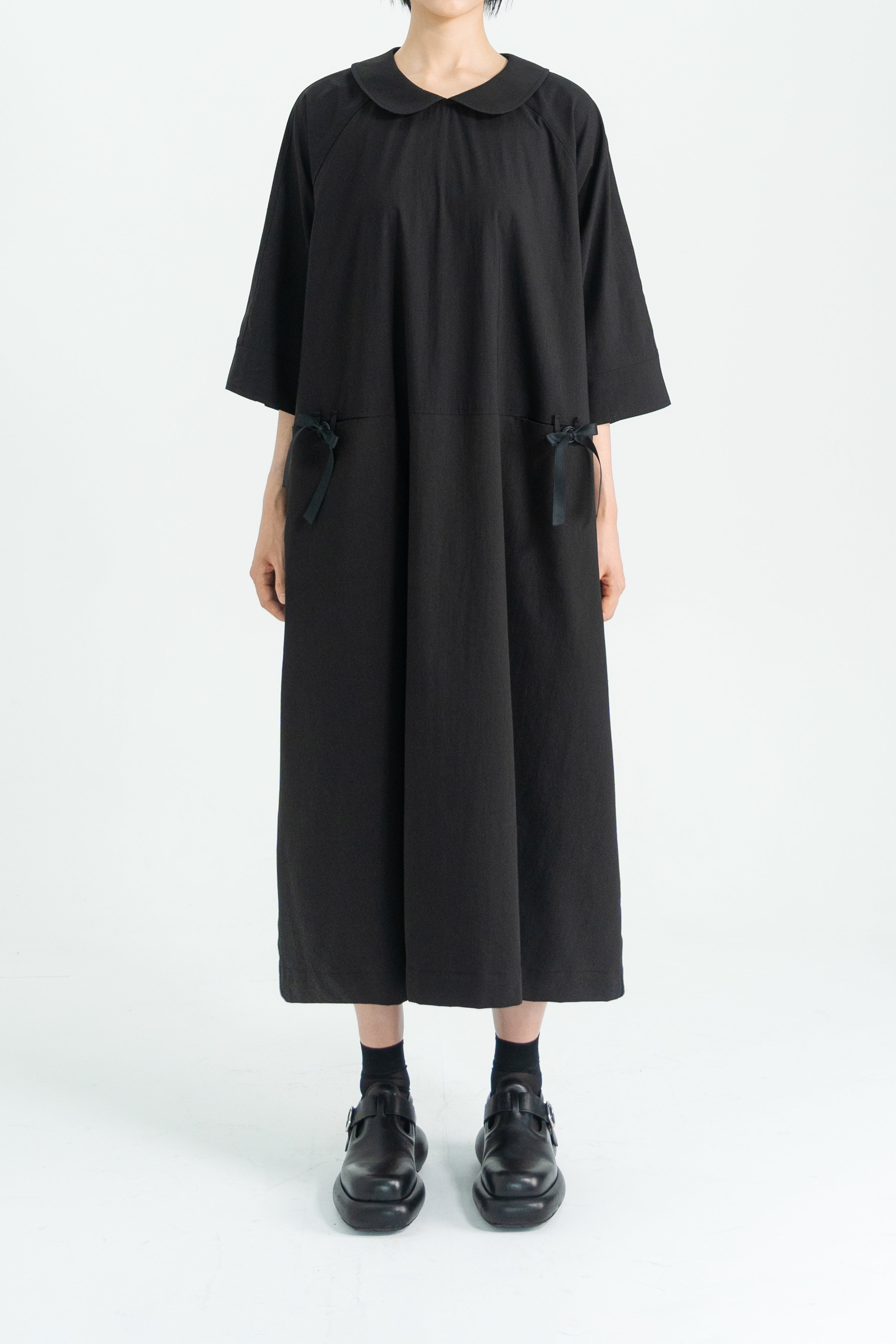 flat collar ribbon dress