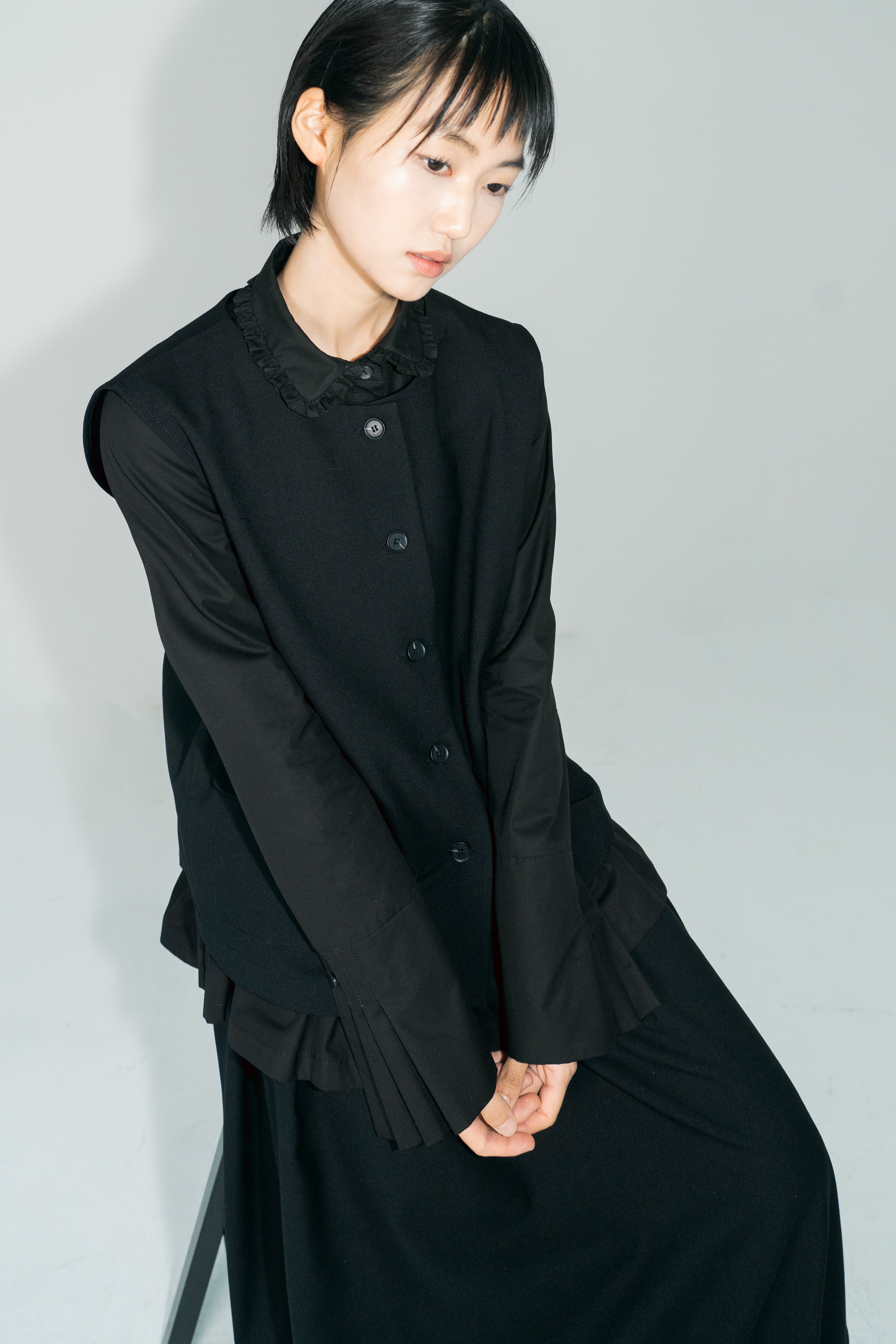 frill collar shirt
