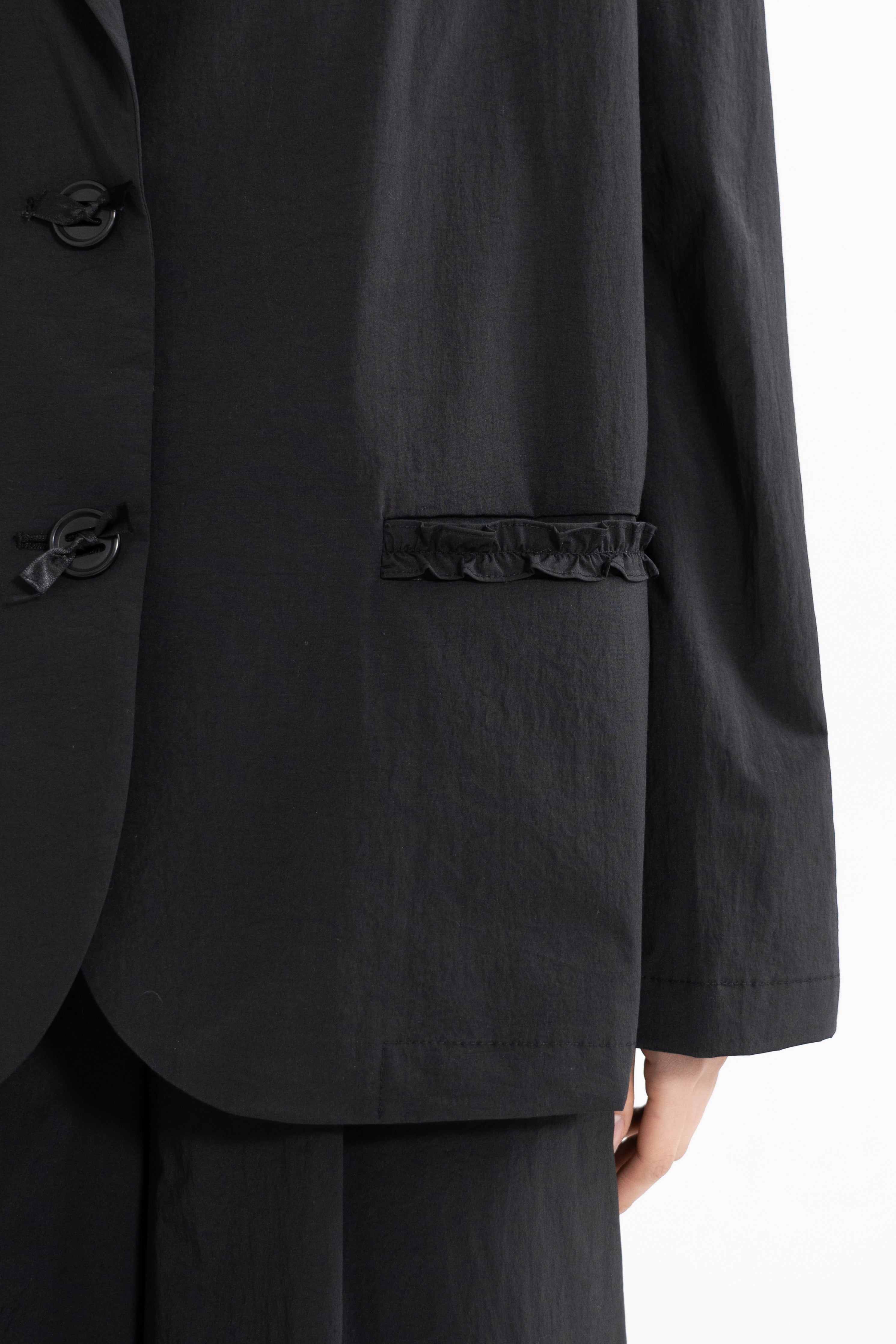 frill round over jacket