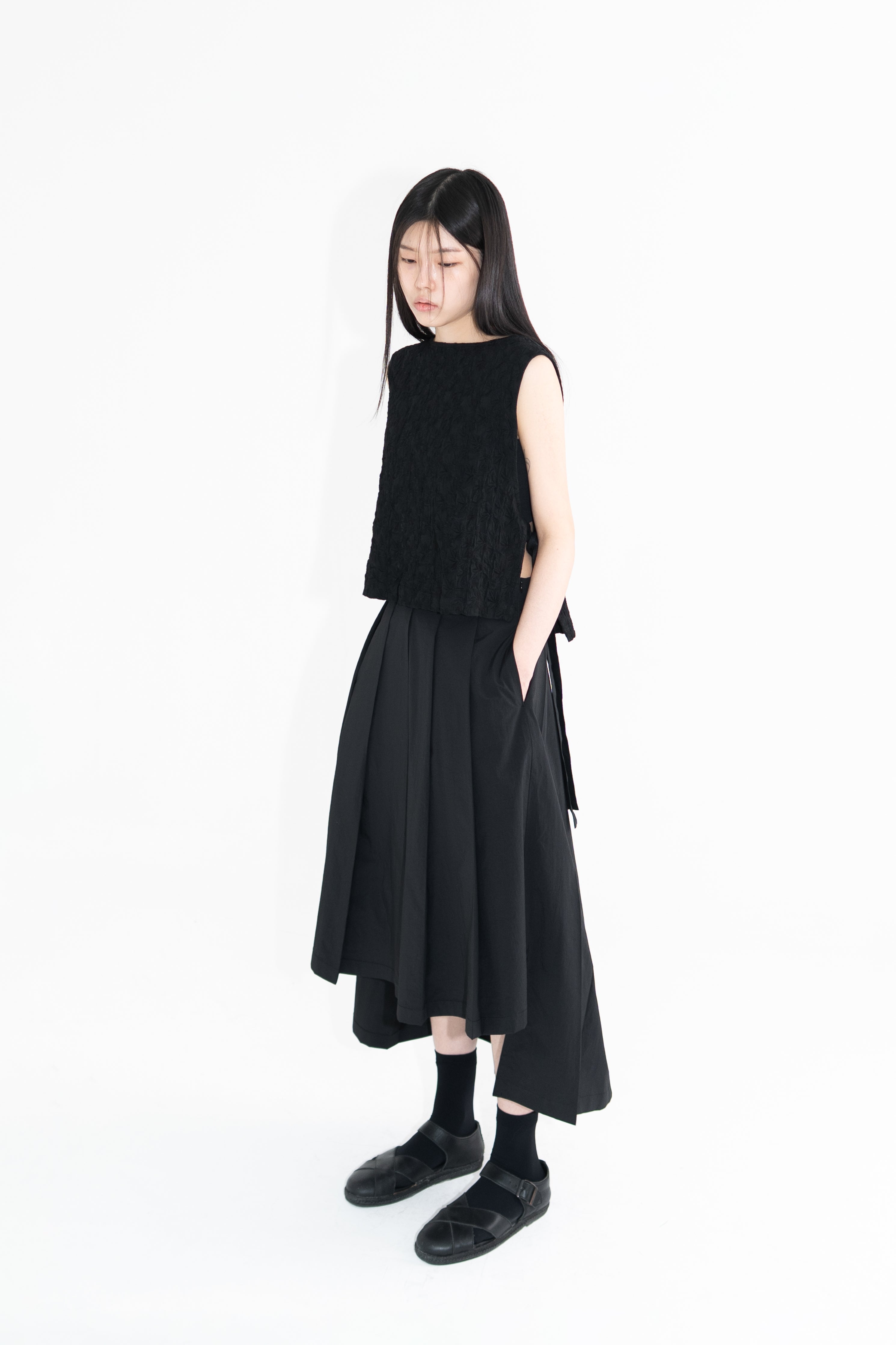 high-low pleats skirt