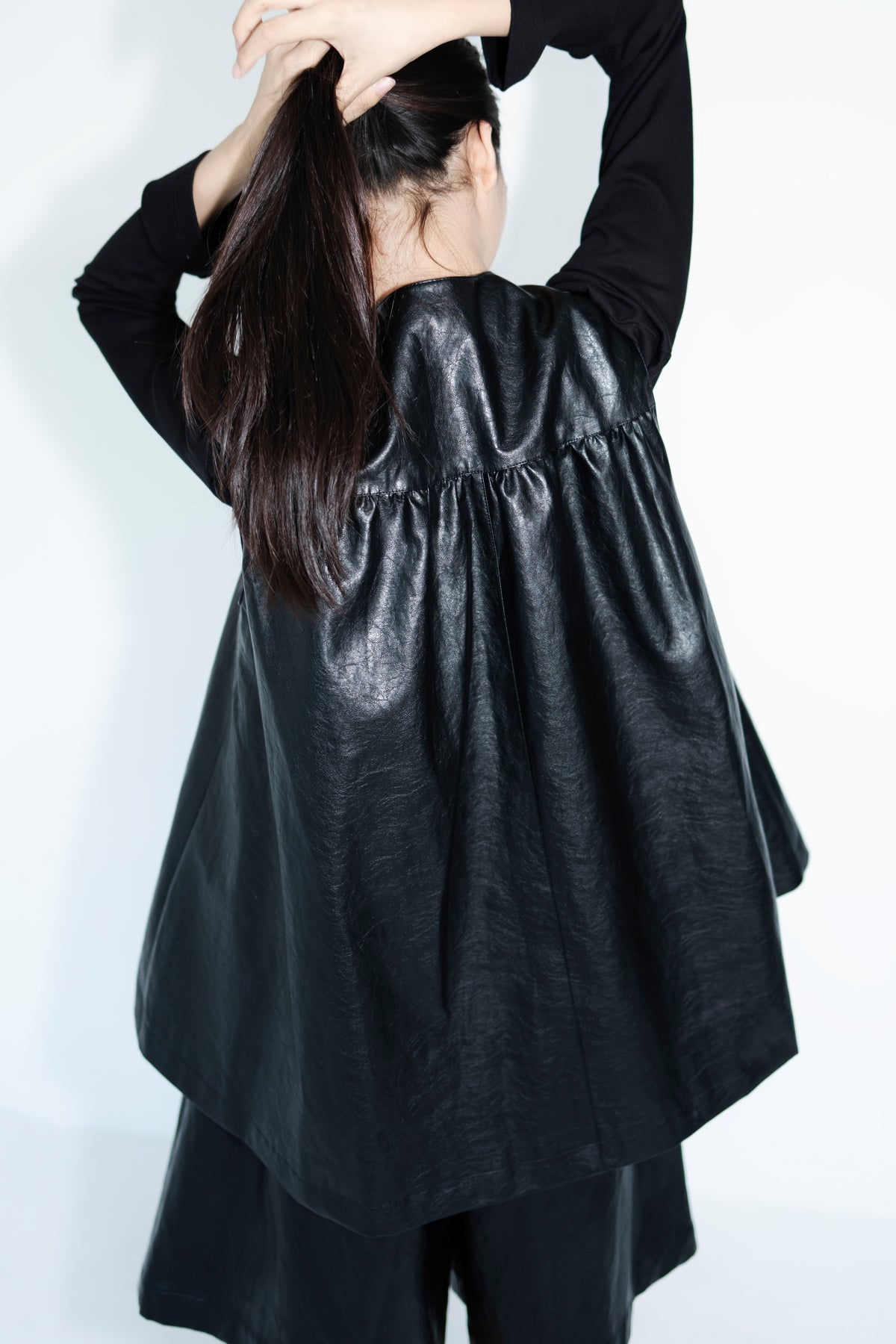 leather shirring vest