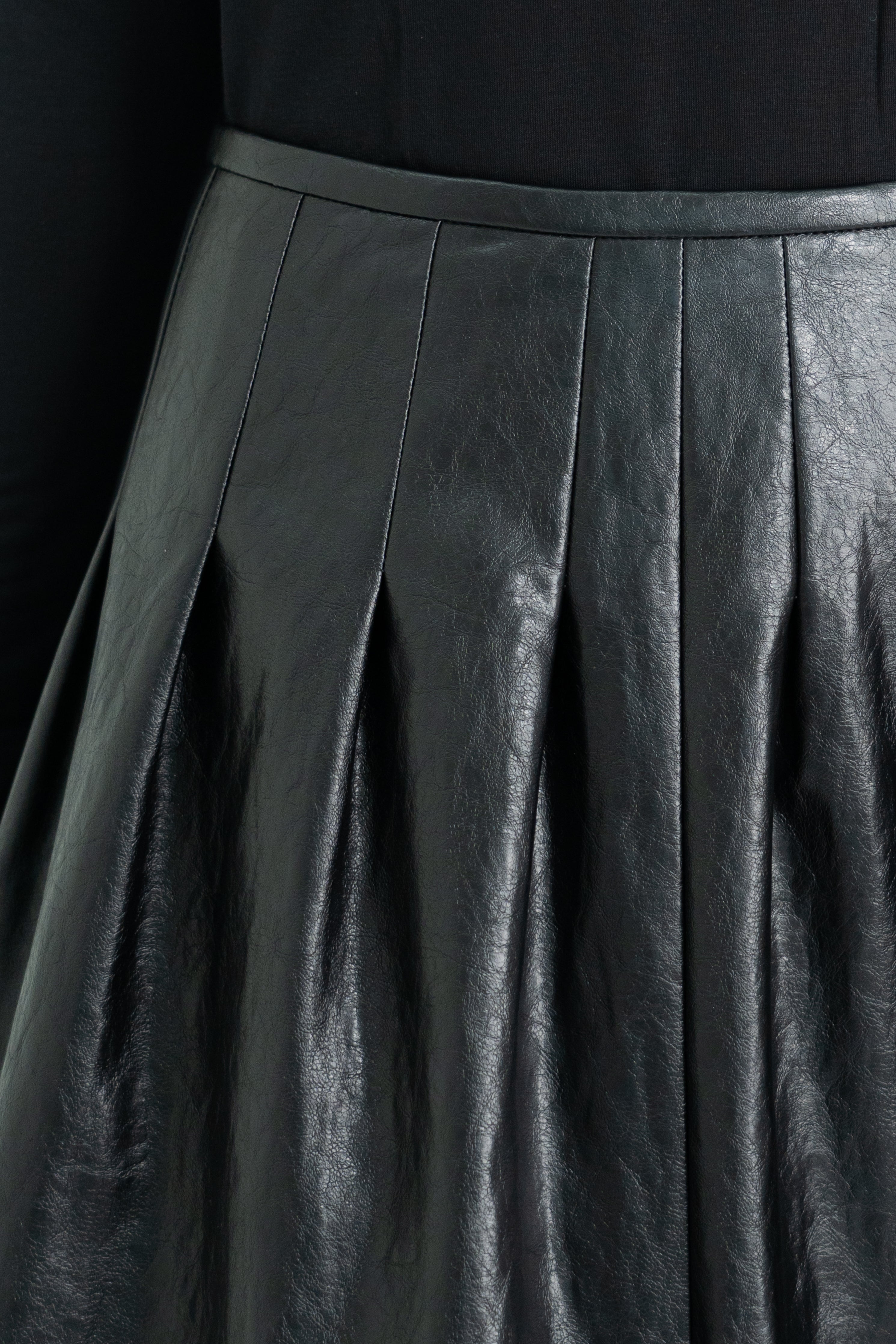 leather short skirt