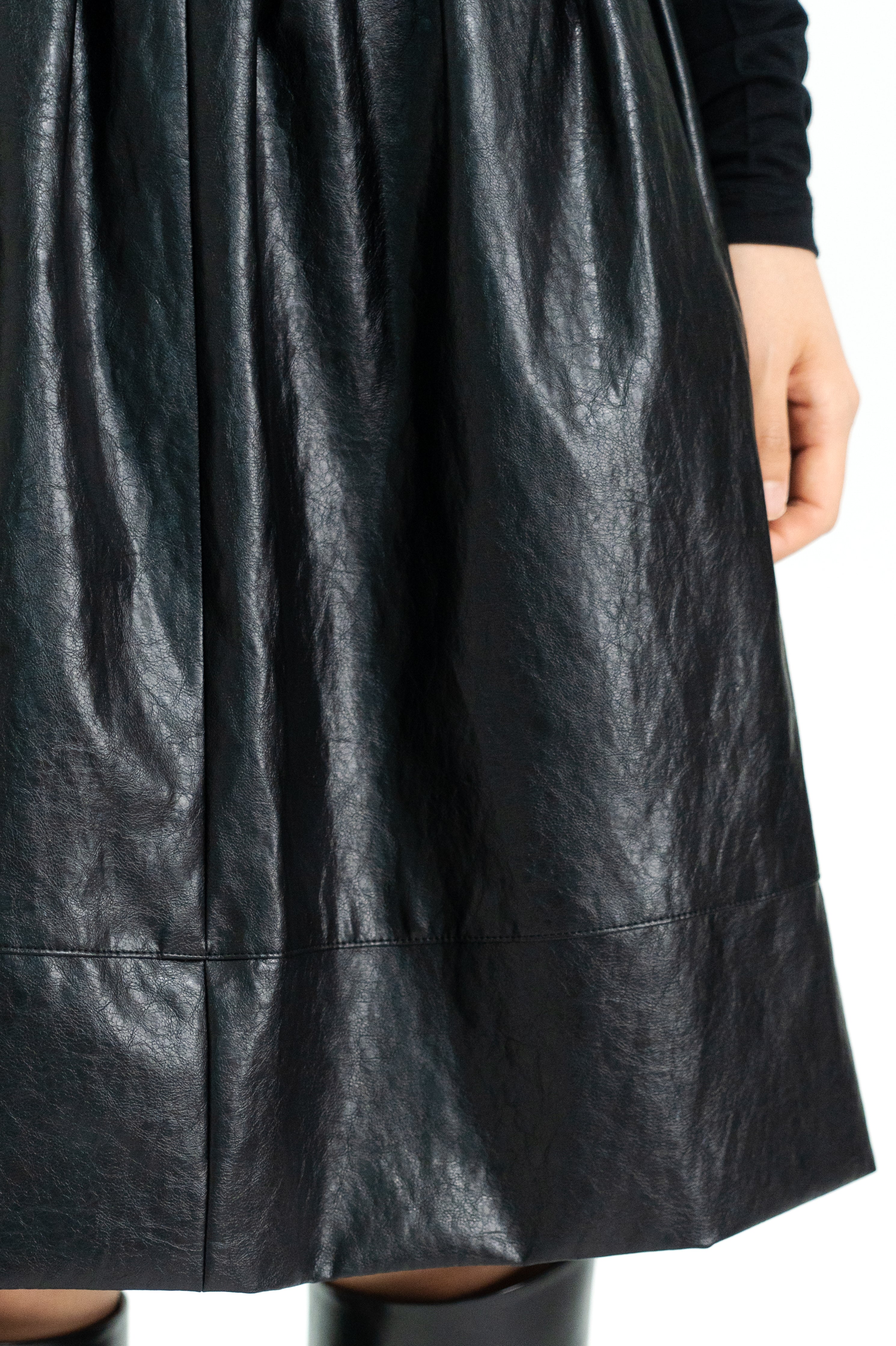 leather short skirt