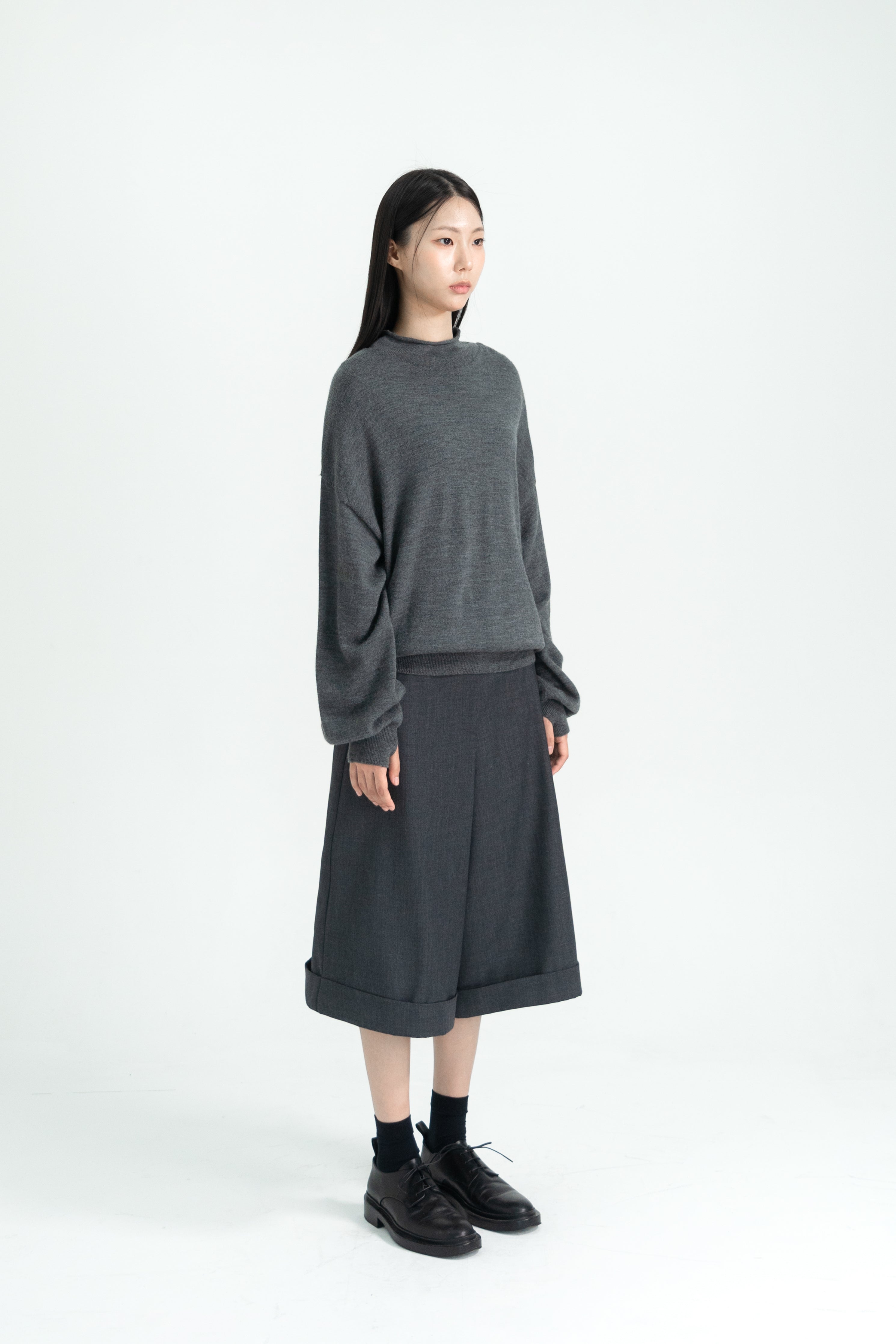 mild wool bermuda pants