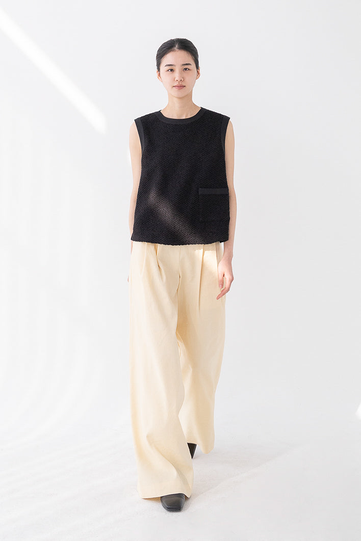 plain tuck pants