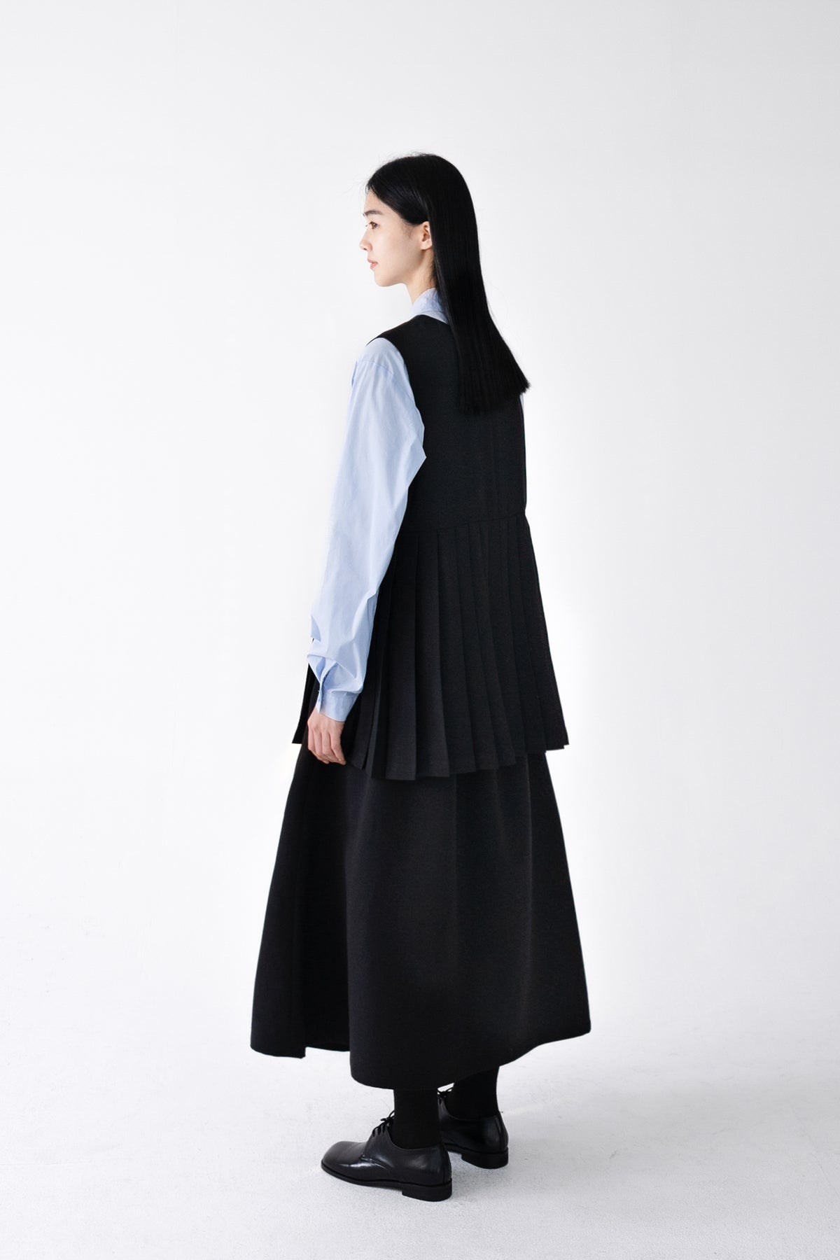 pleats vest