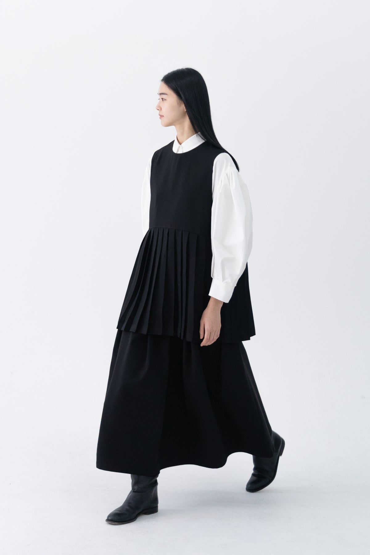 pleats vest