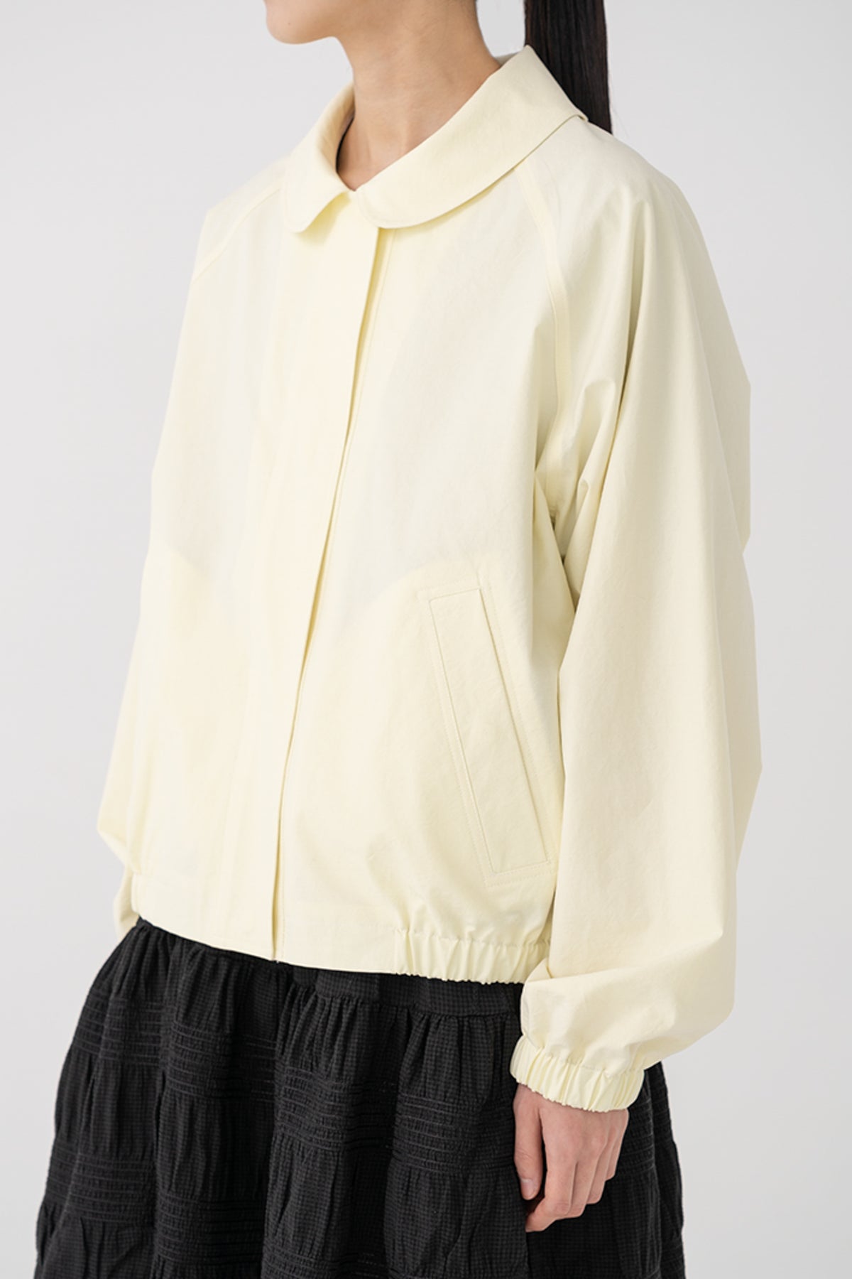 round collar blouson