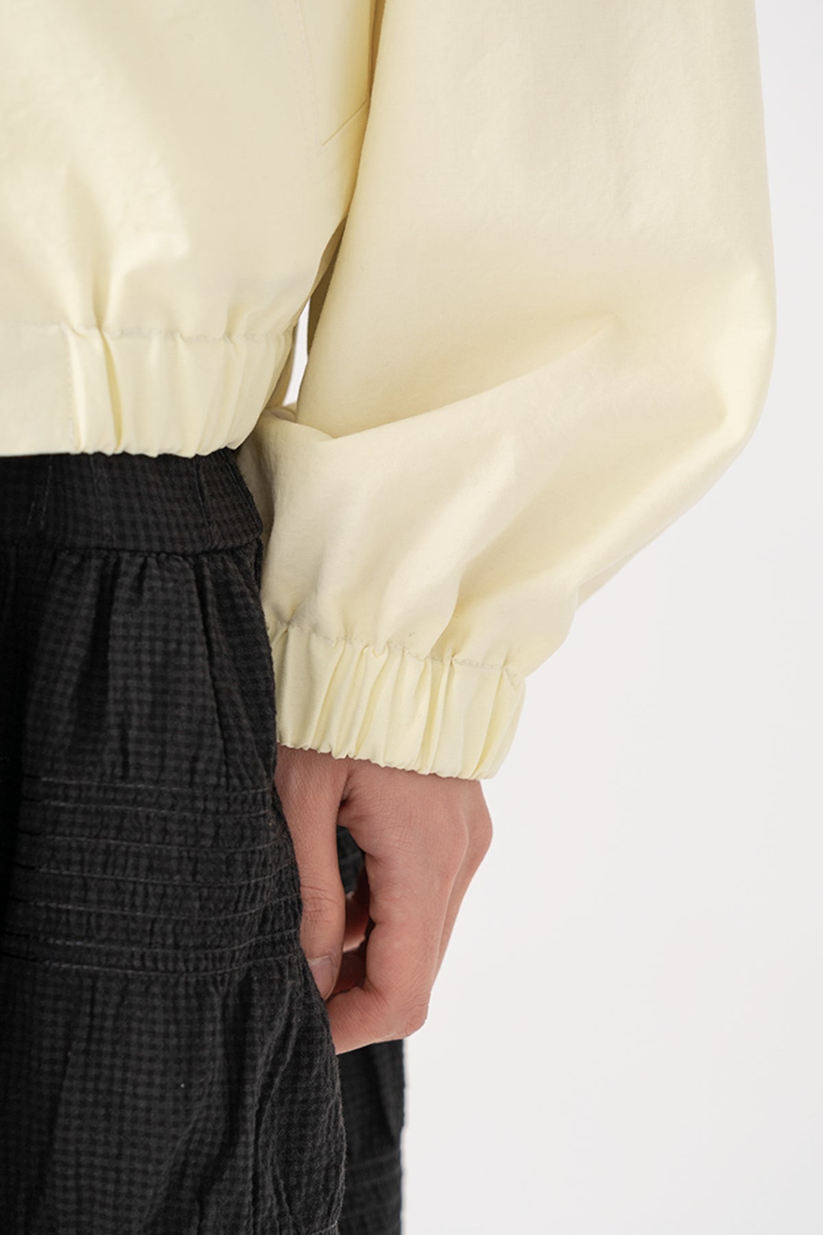 round collar blouson