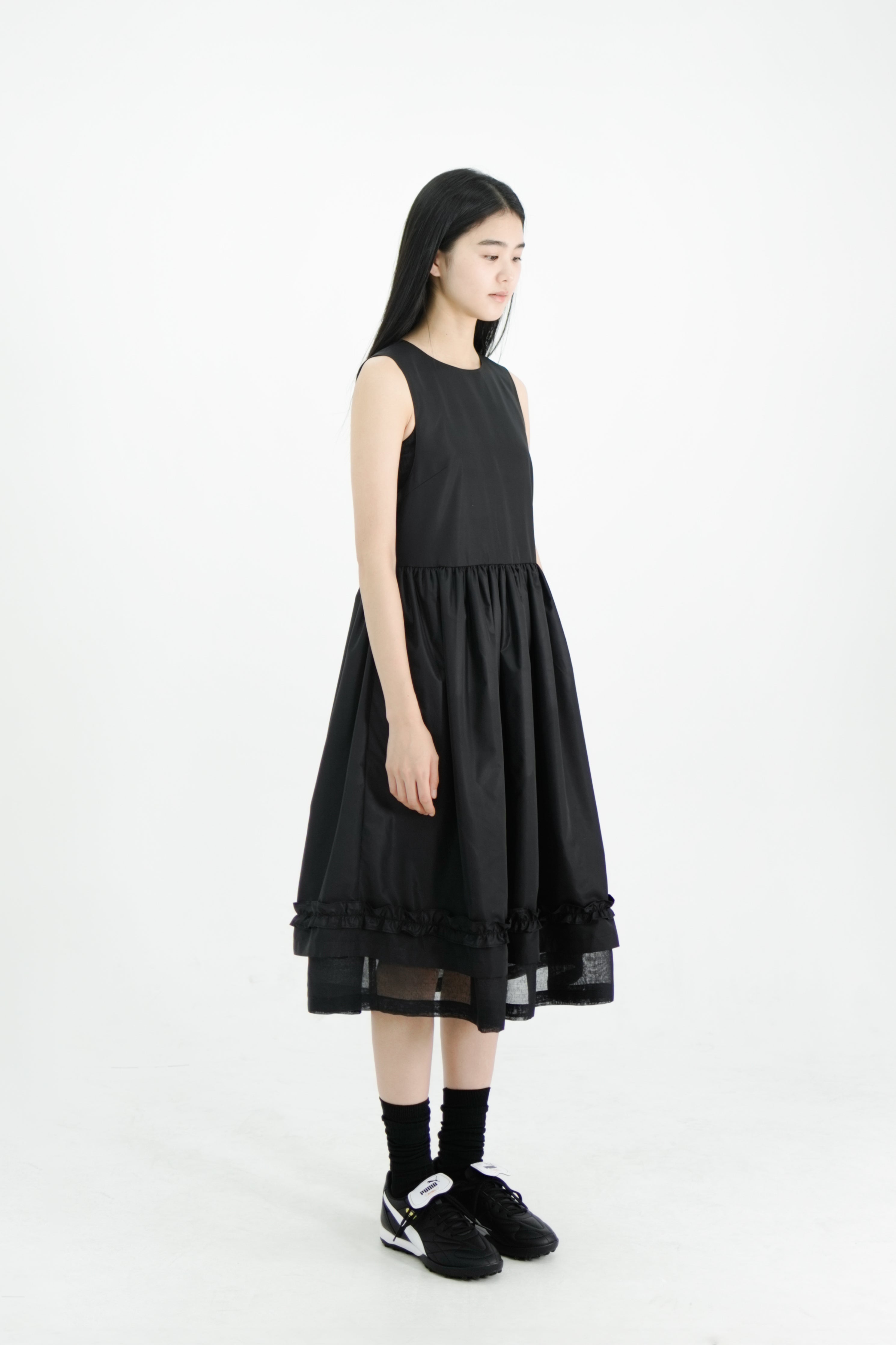 sleeveless shirring dress