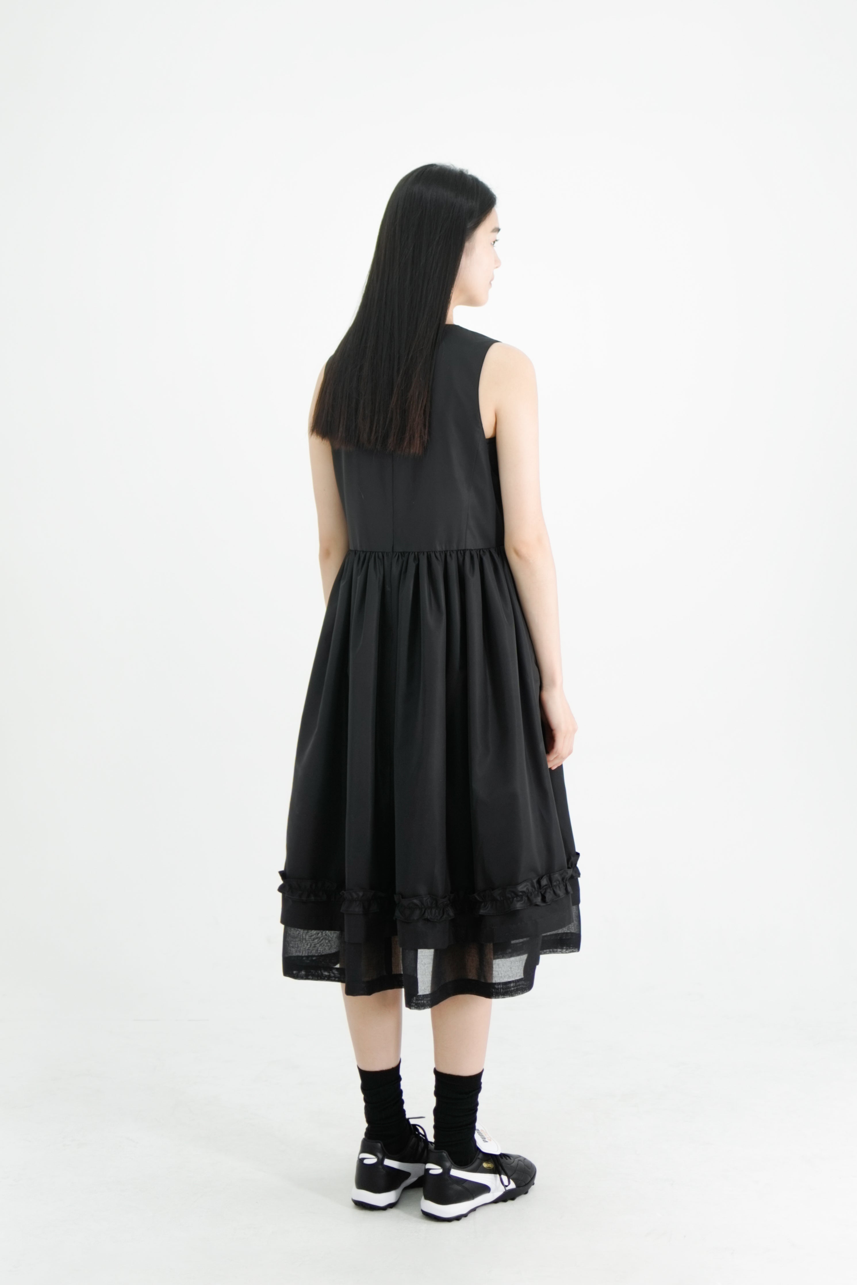 sleeveless shirring dress