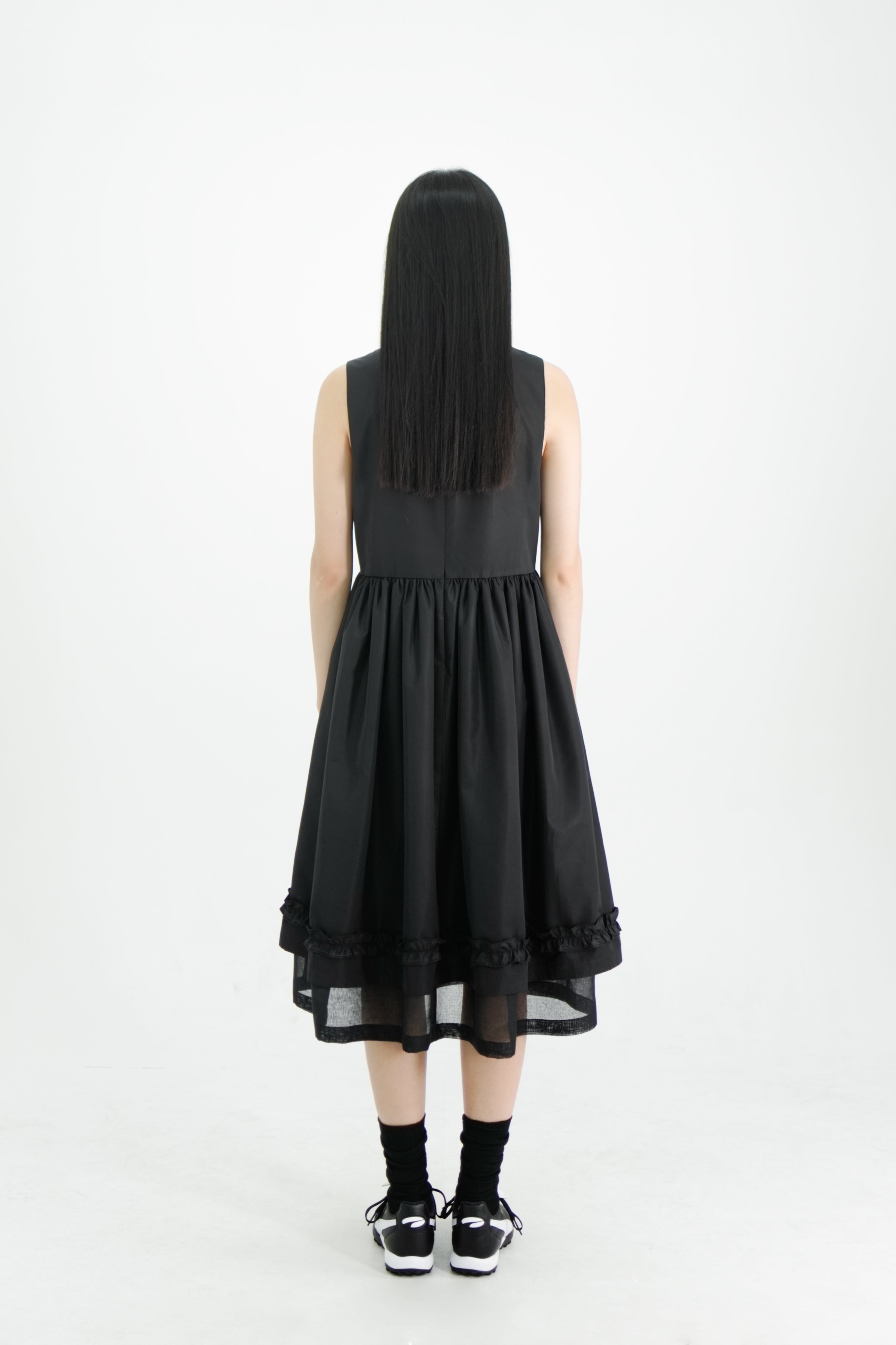 sleeveless shirring dress