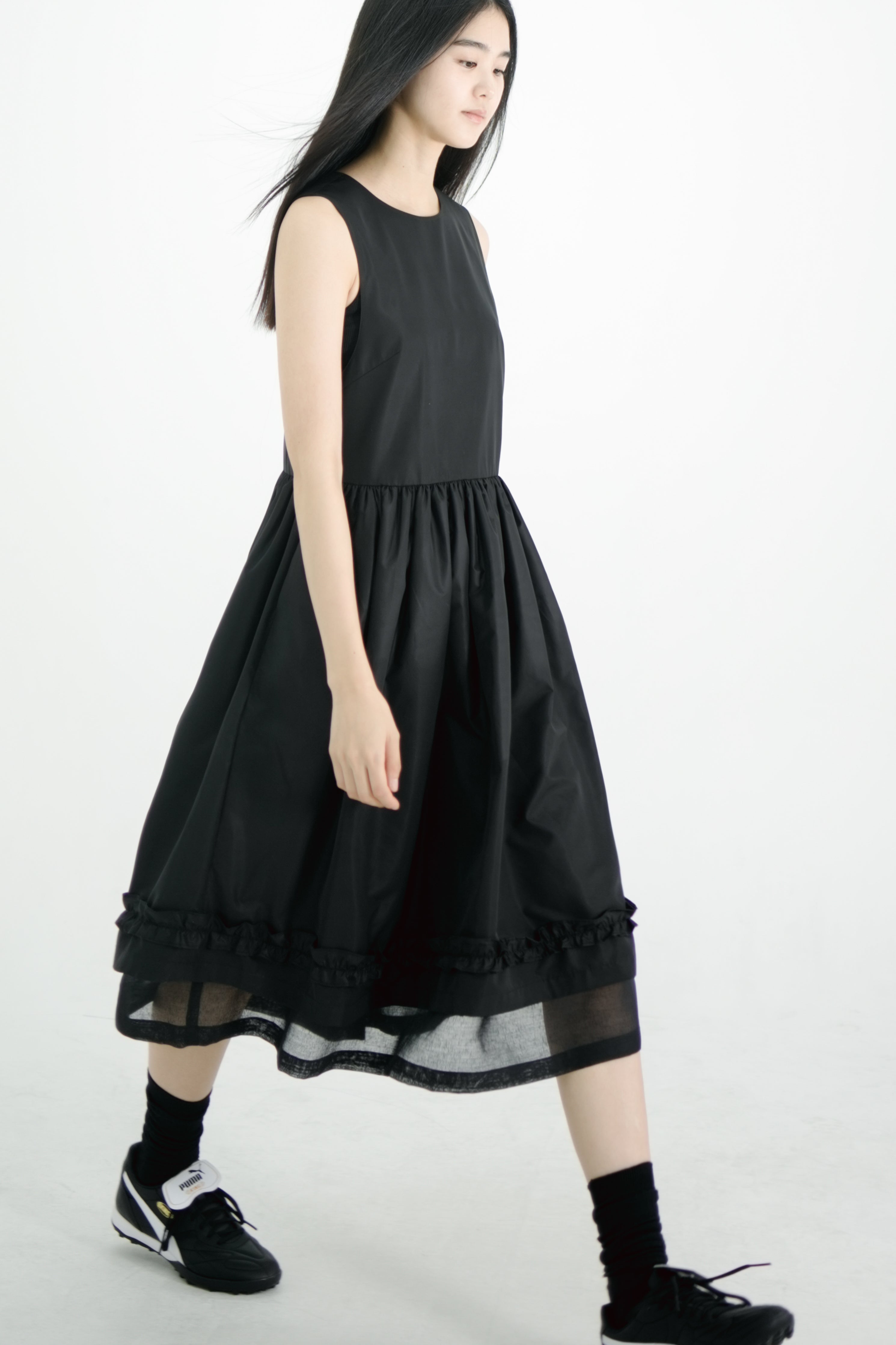 sleeveless shirring dress