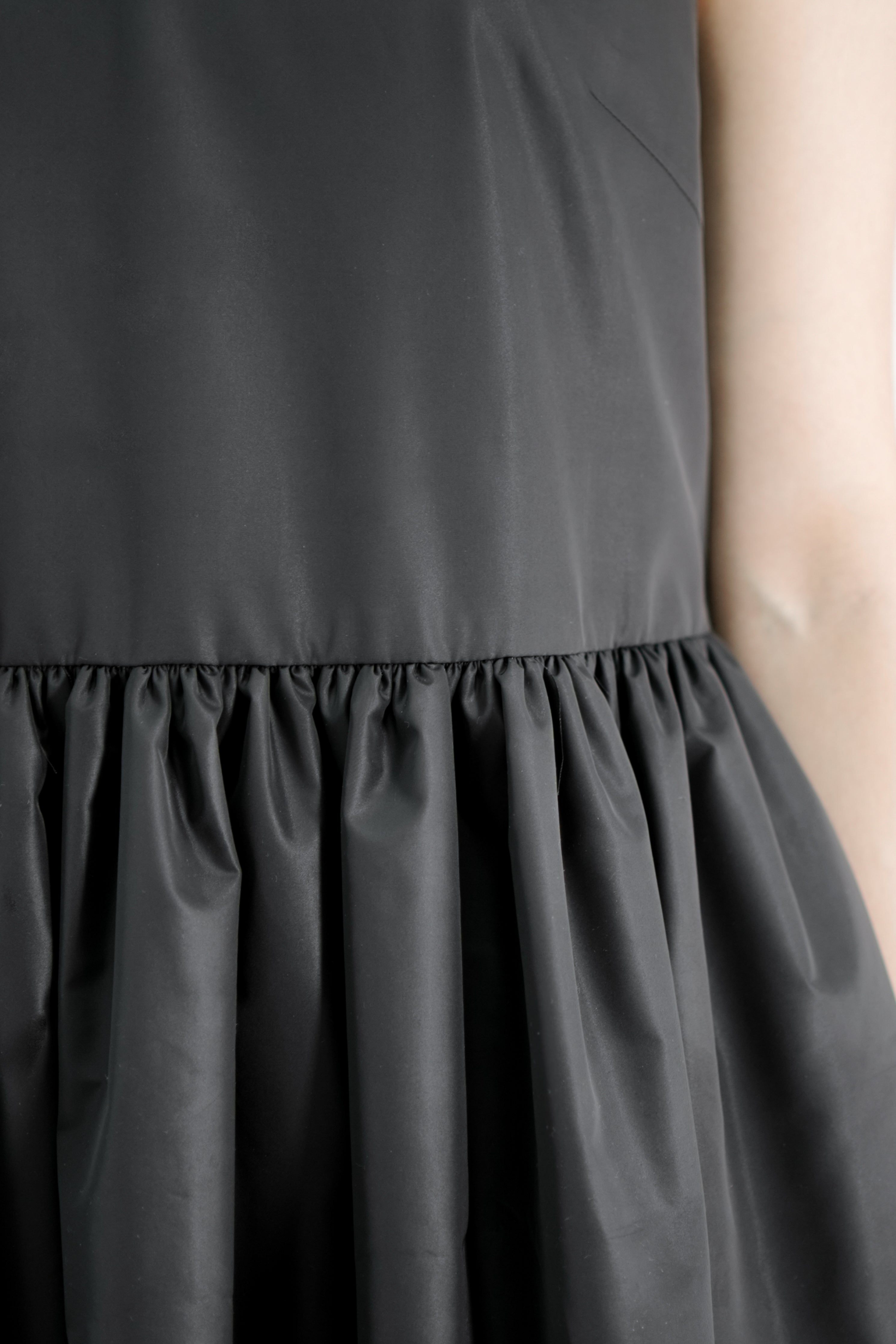 sleeveless shirring dress