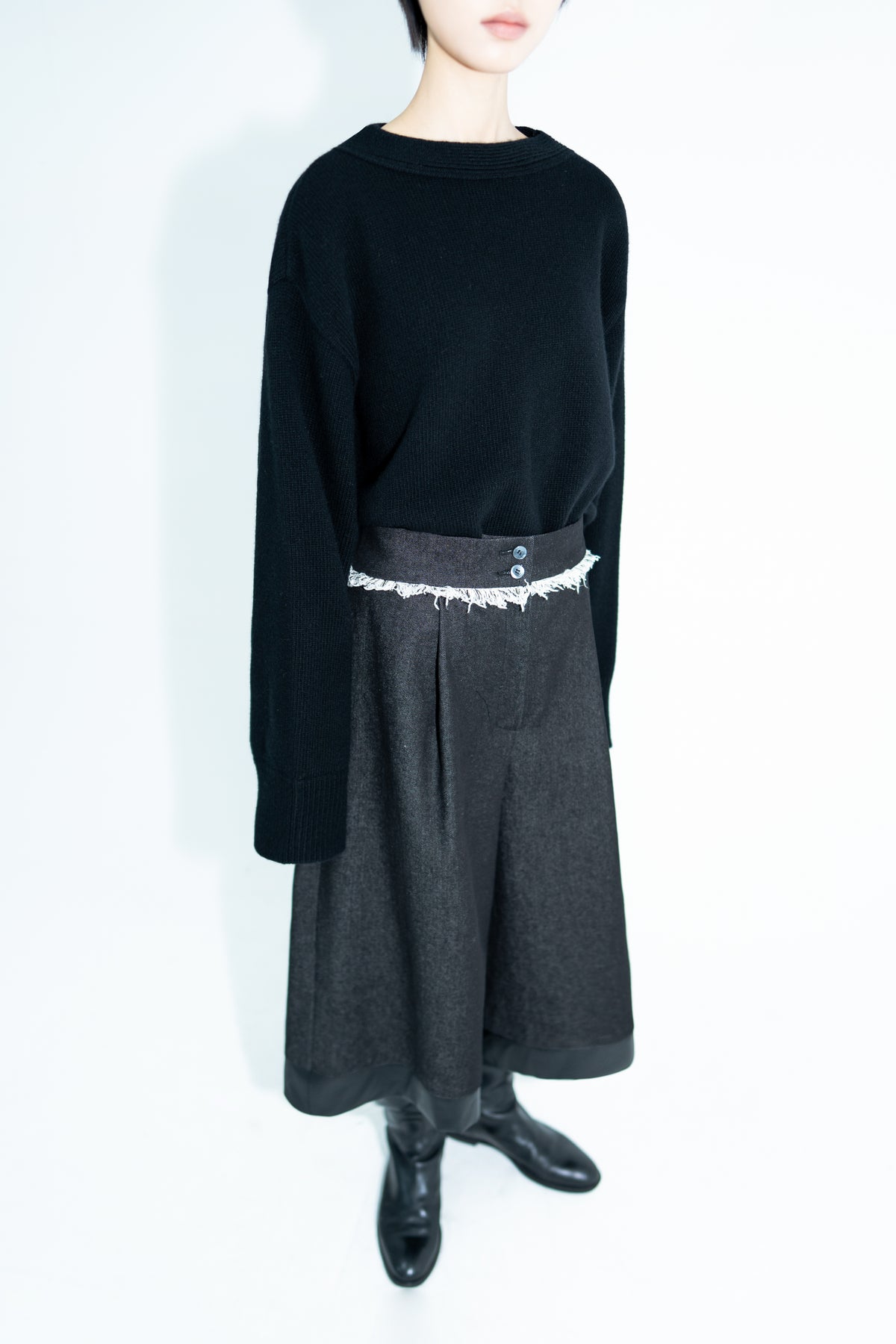 leather hem bermuda pants