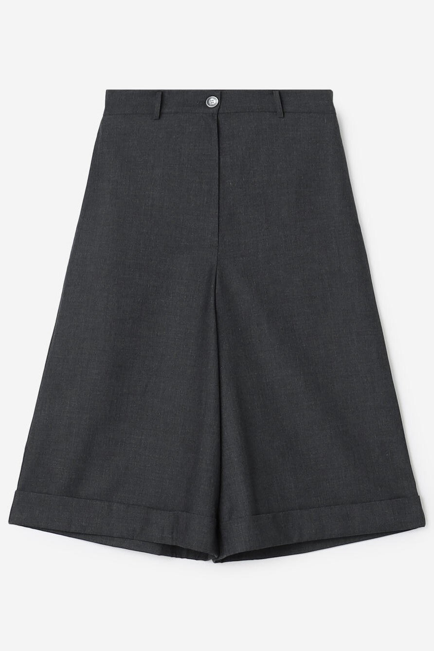 mild wool bermuda pants