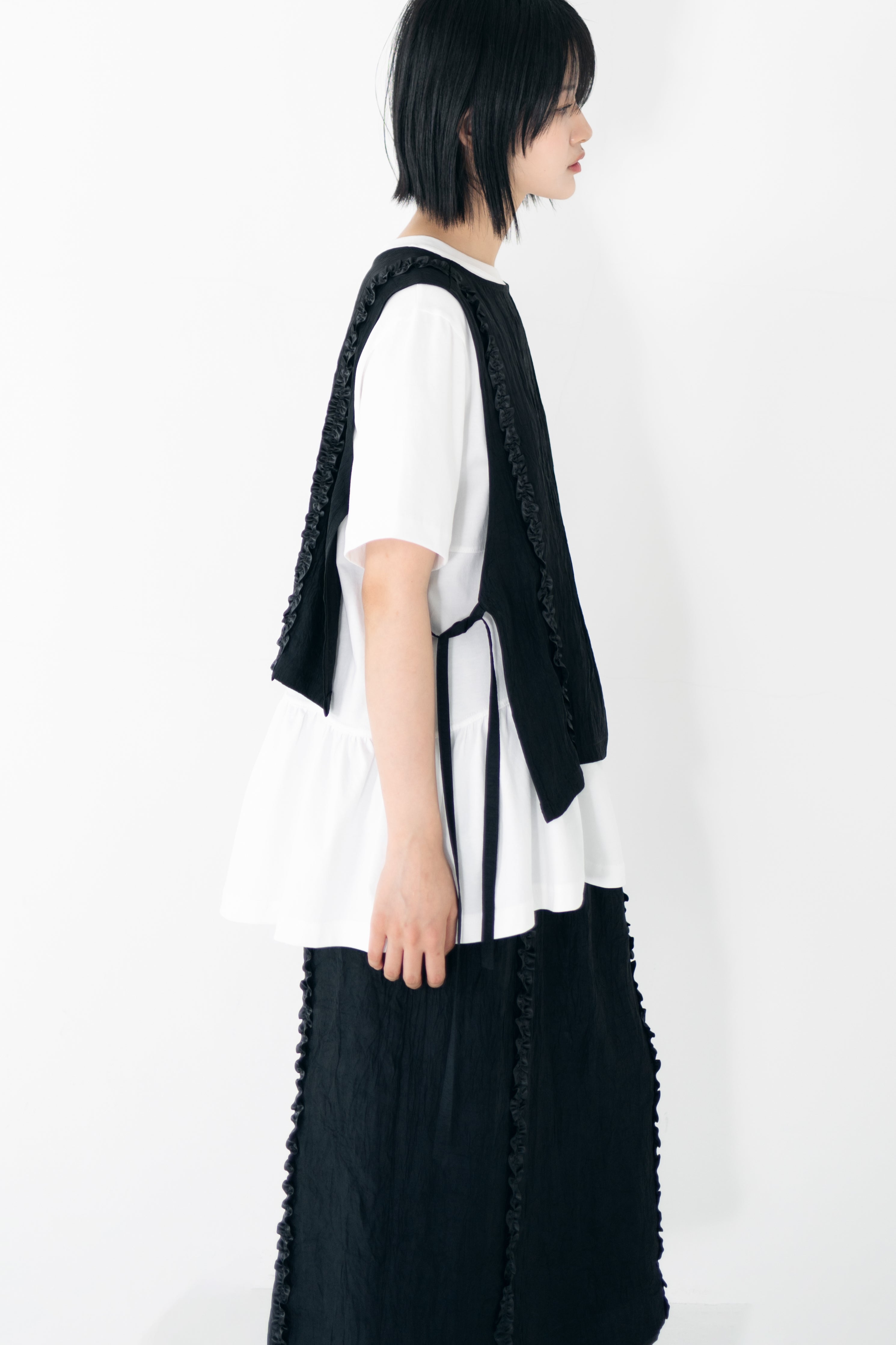 frill line vest