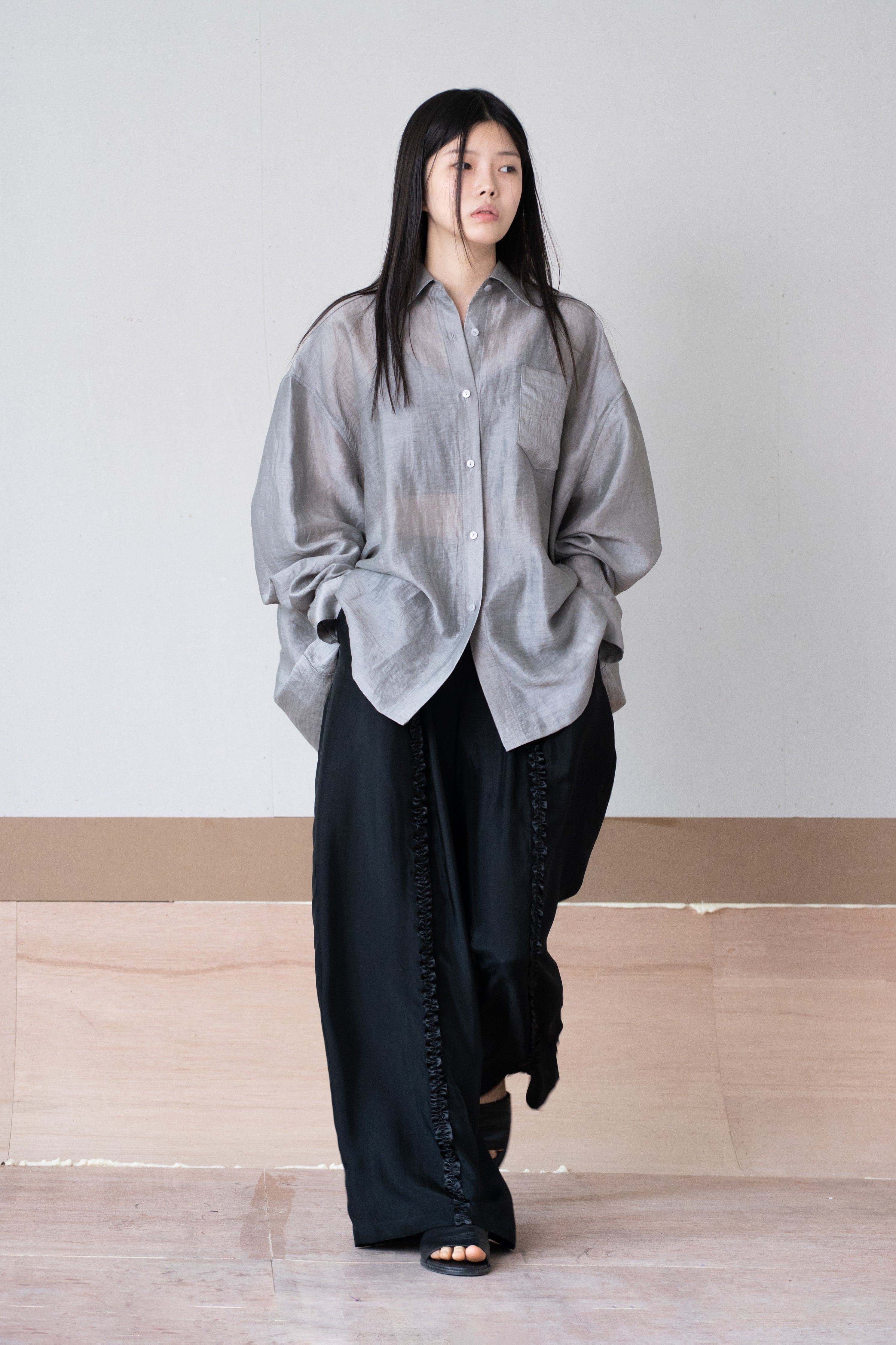 front frill line pants