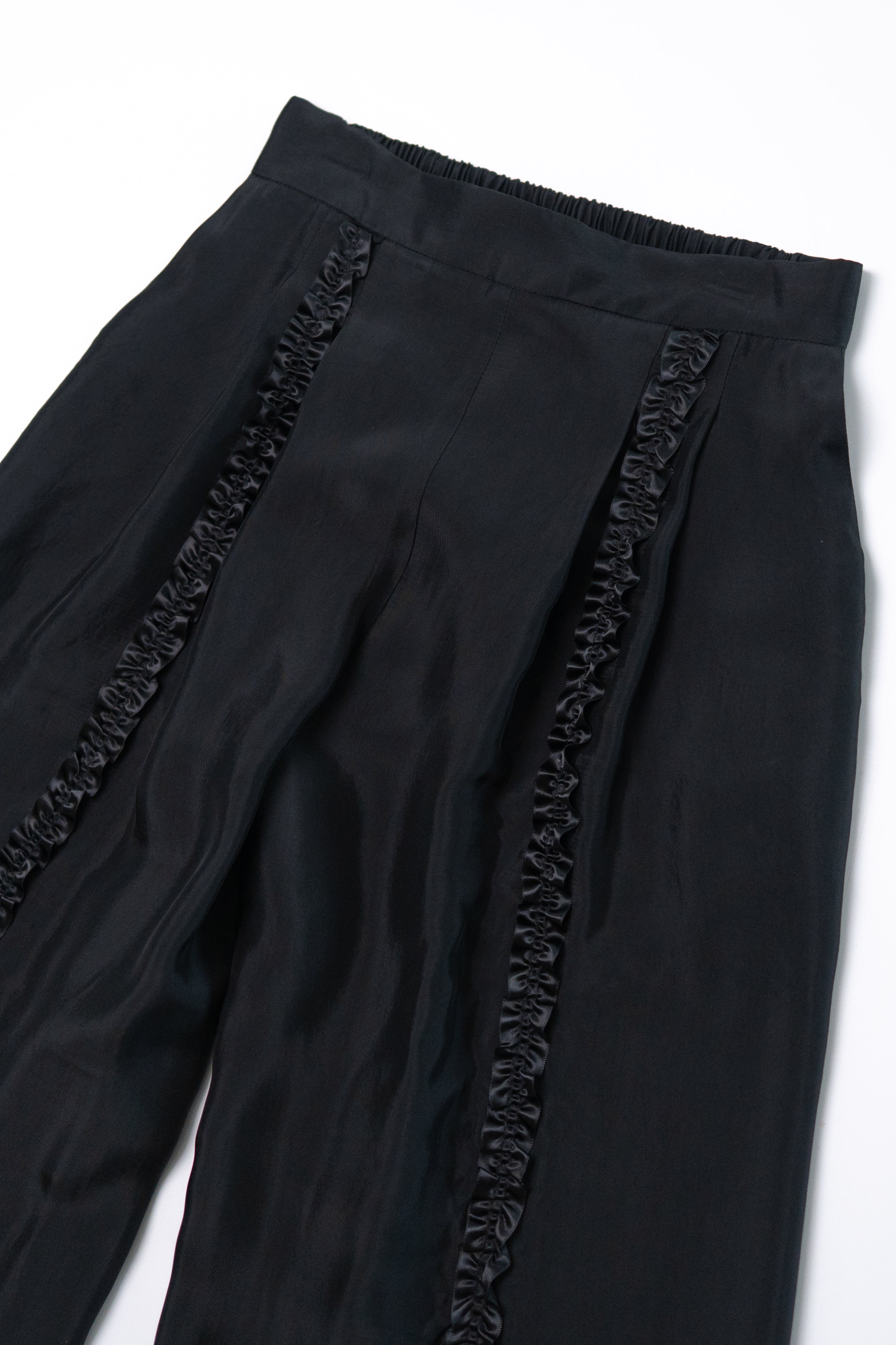 front frill line pants