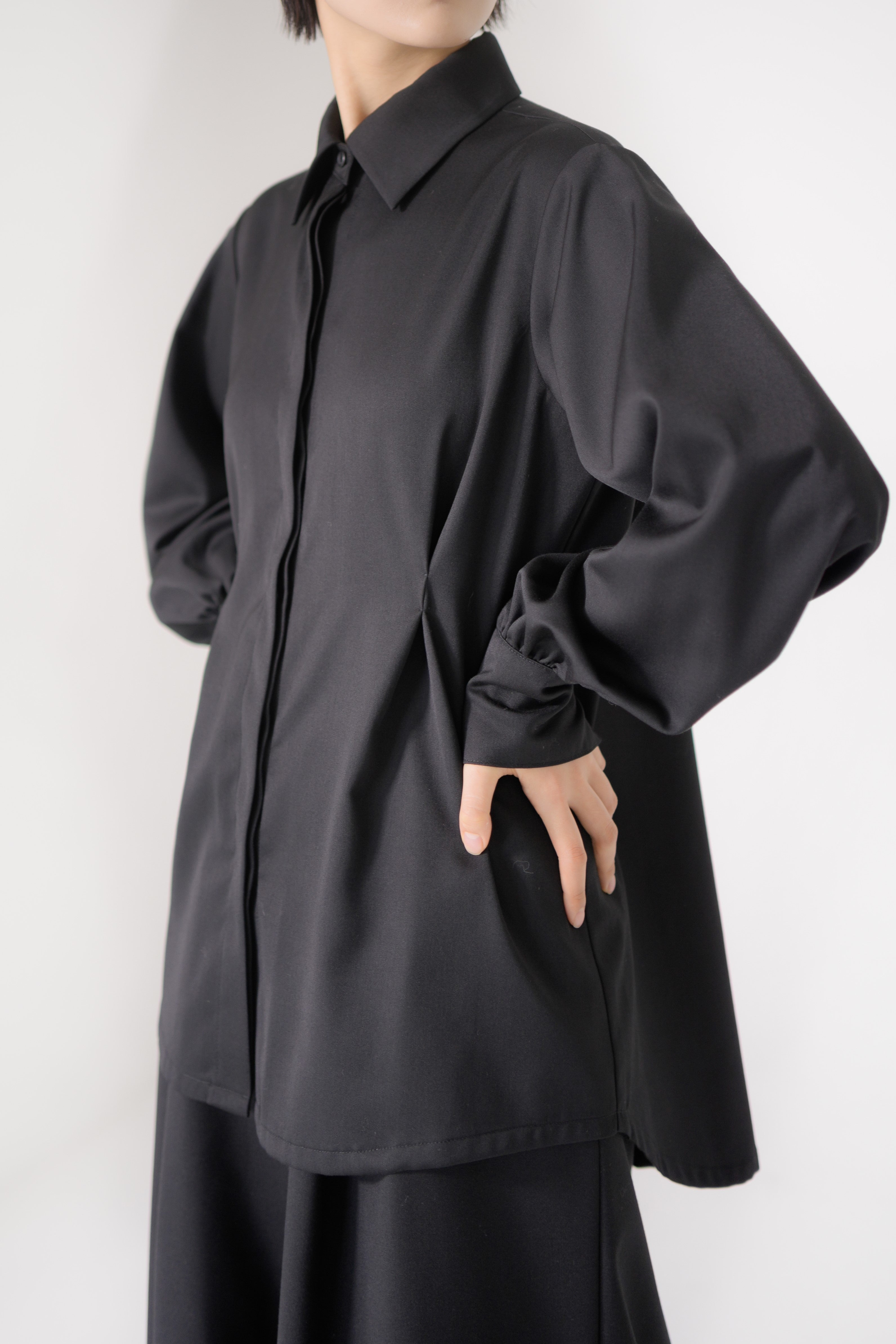 【STORE EXCLUSIVE】front tuck line shirt