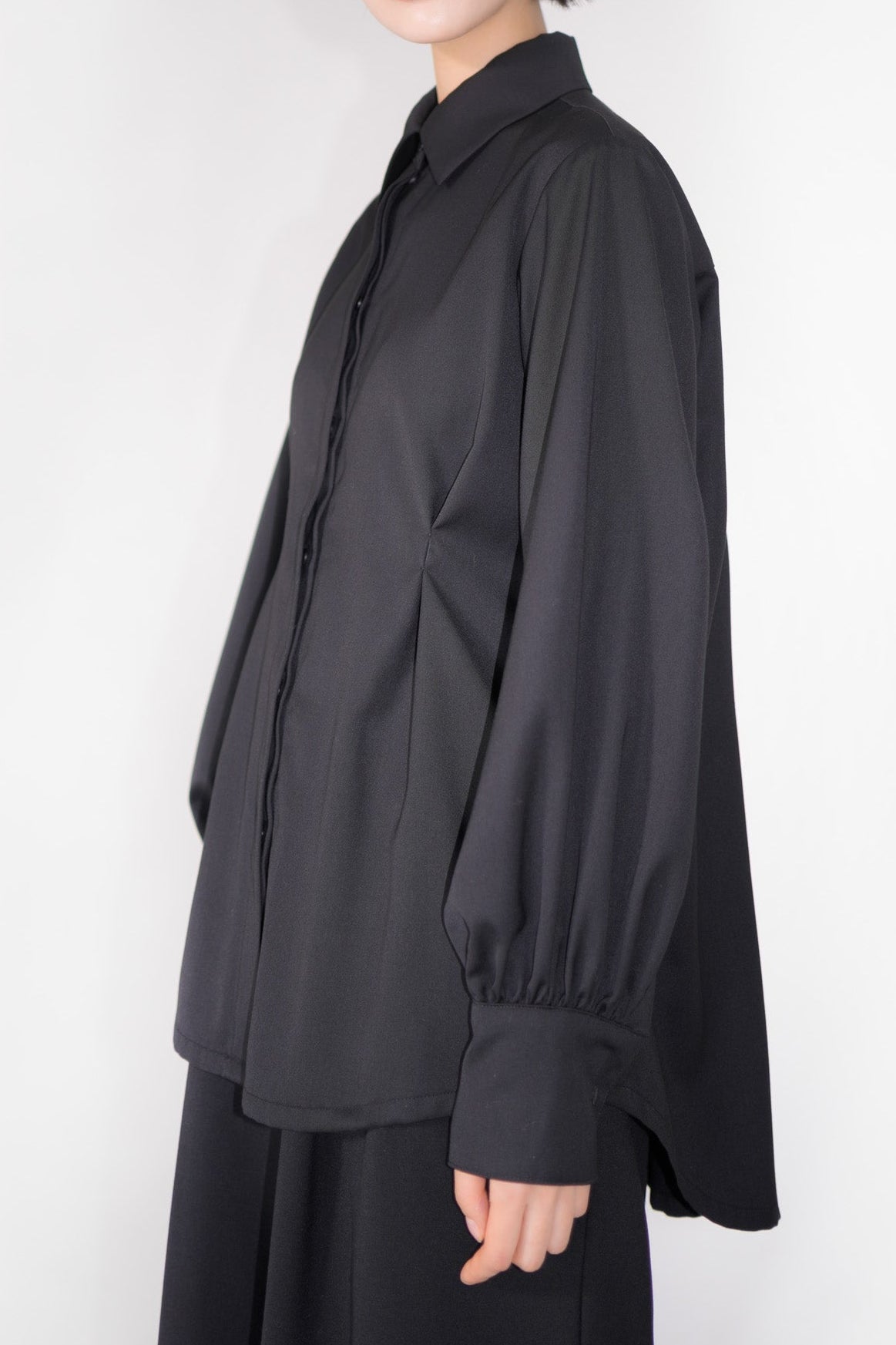 front tuck line shirt