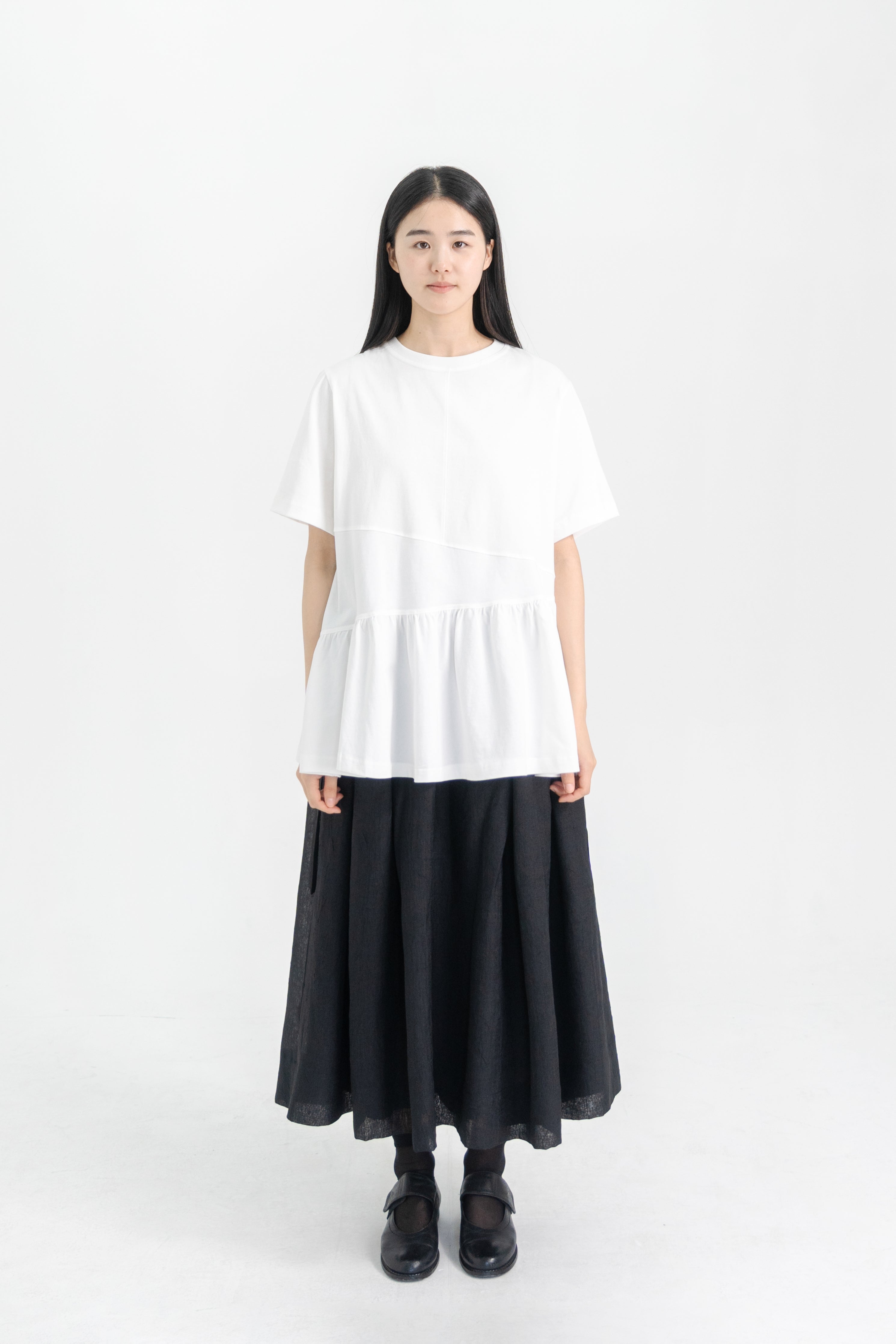 half sleeve cut line frill t shirt
