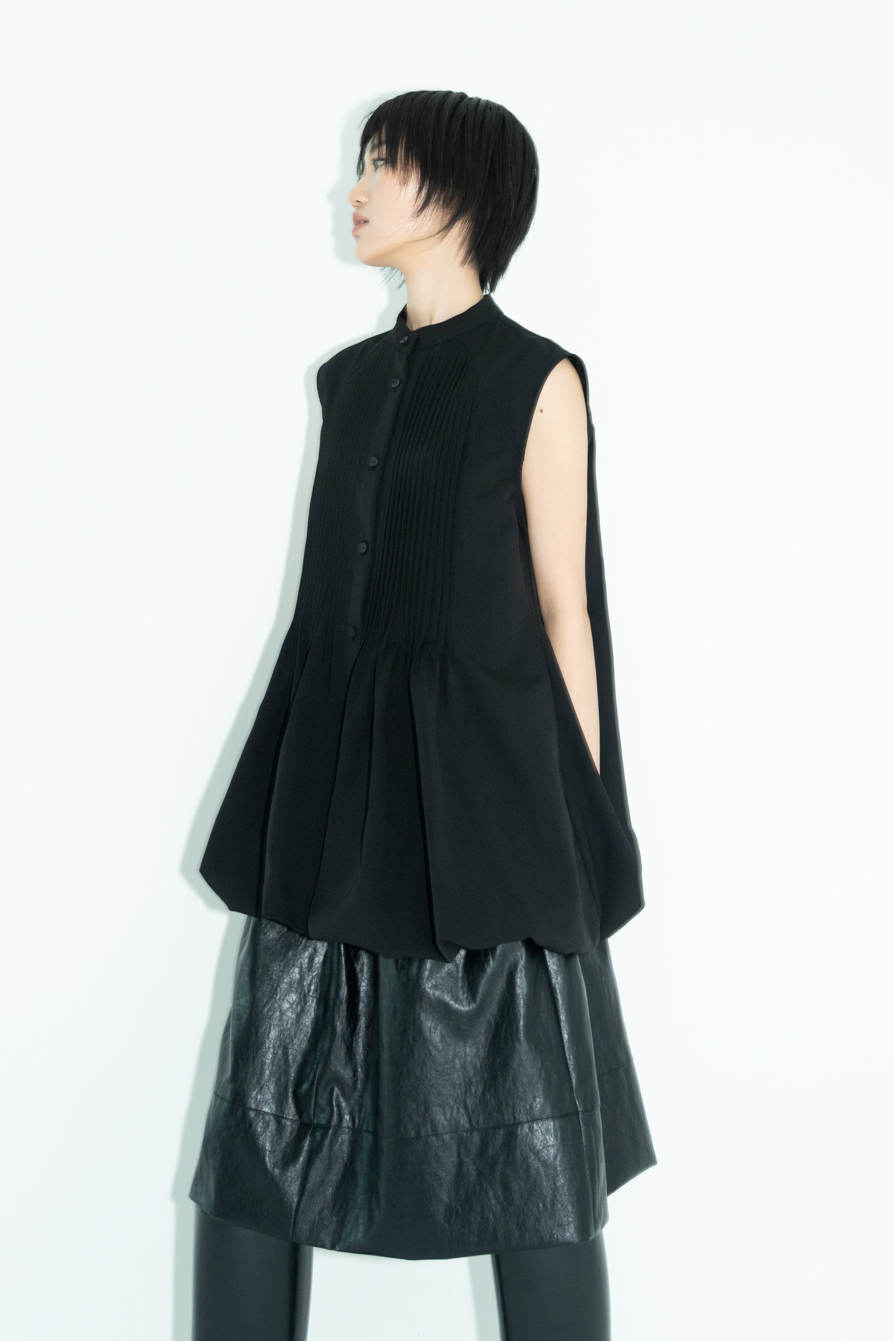 leather short skirt