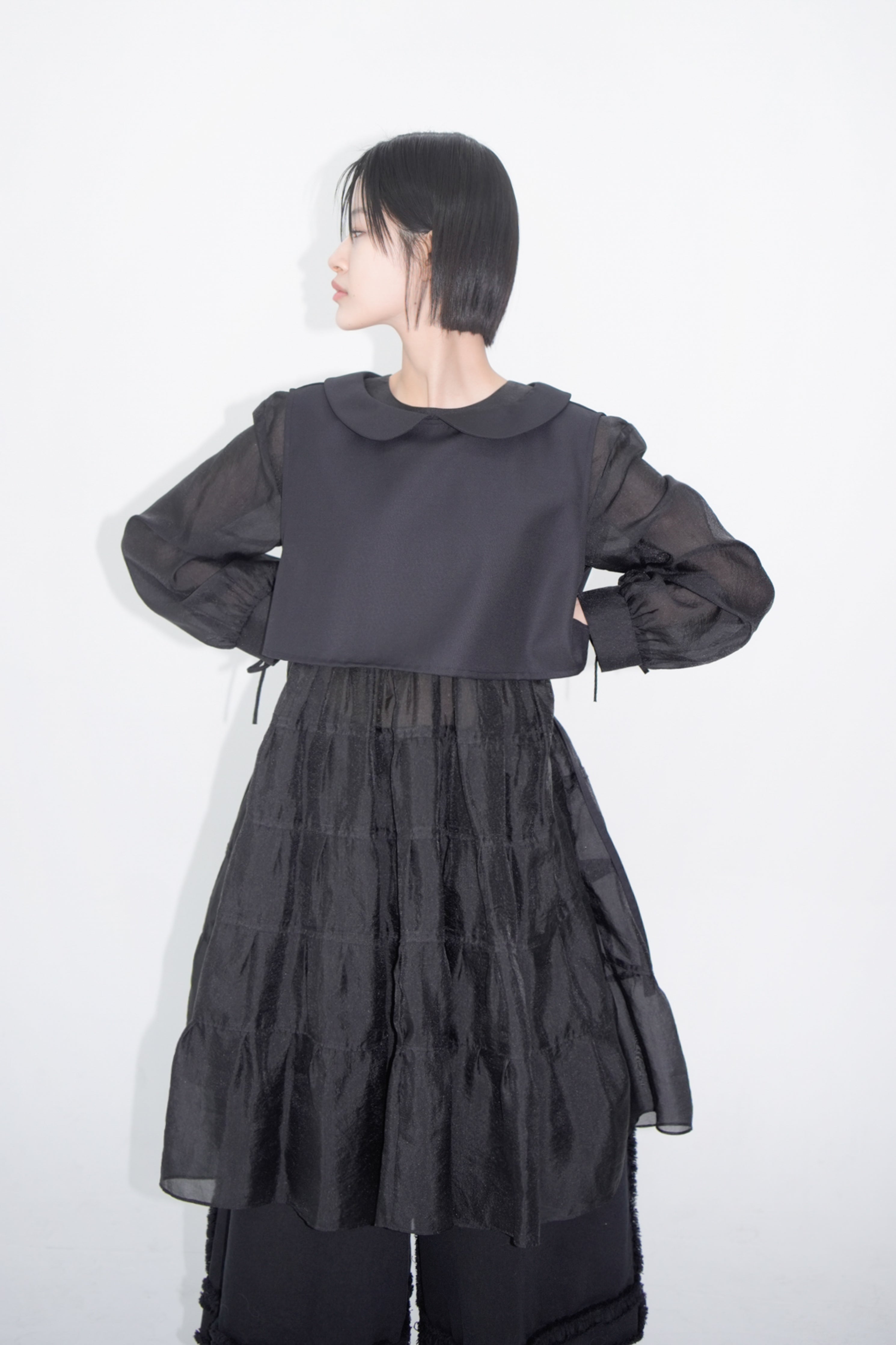 low collar crop vest