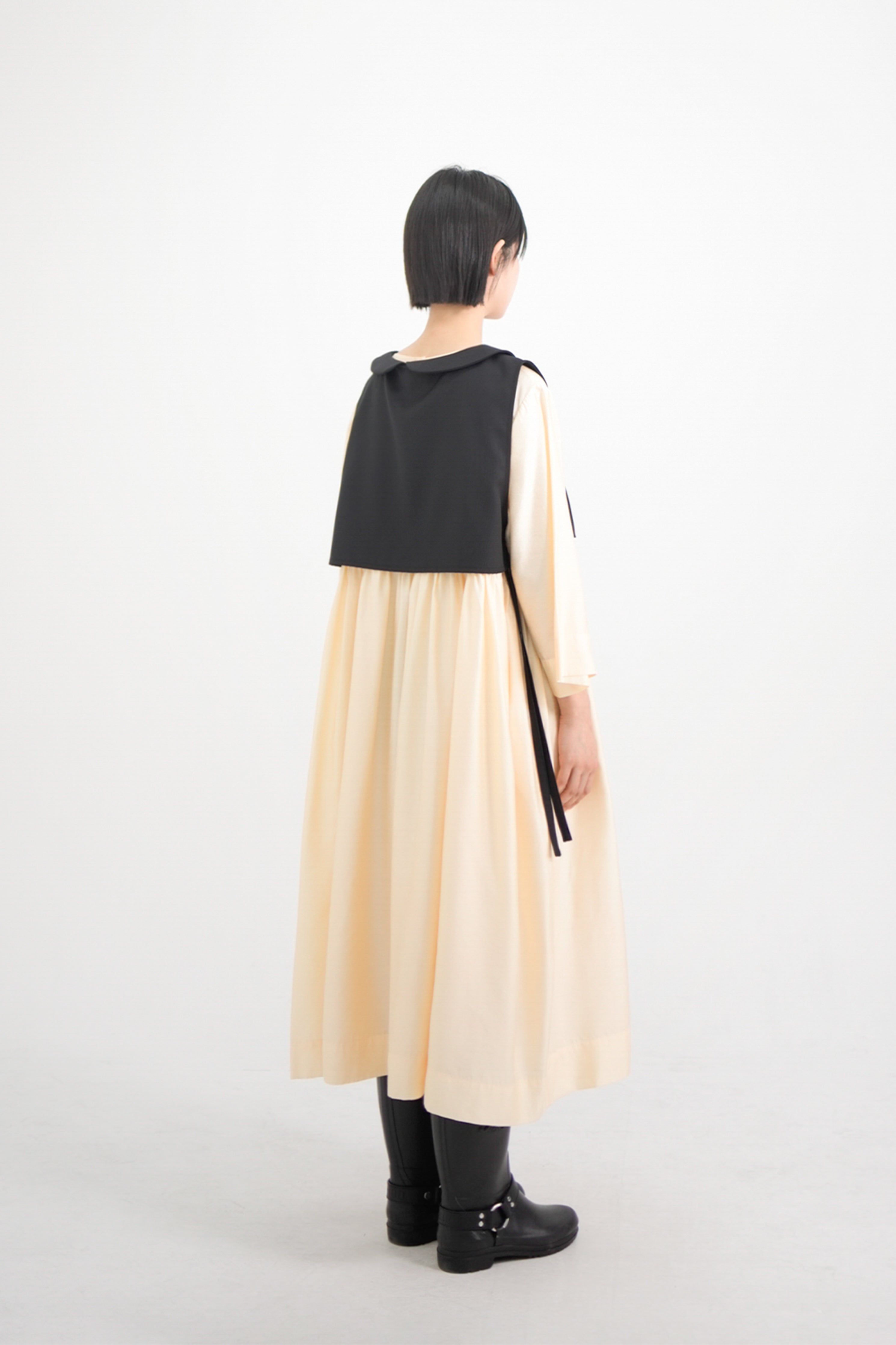 low collar crop vest
