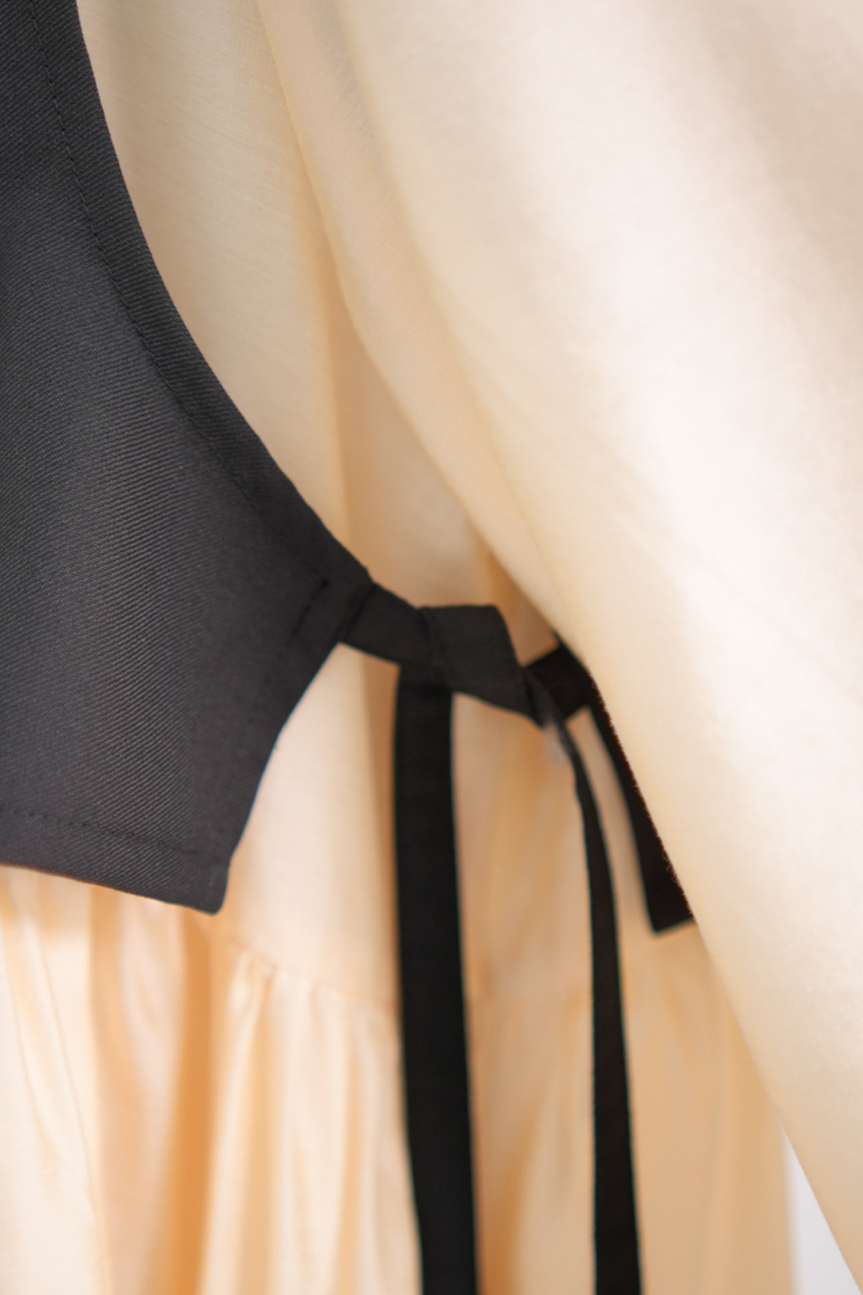 low collar crop vest