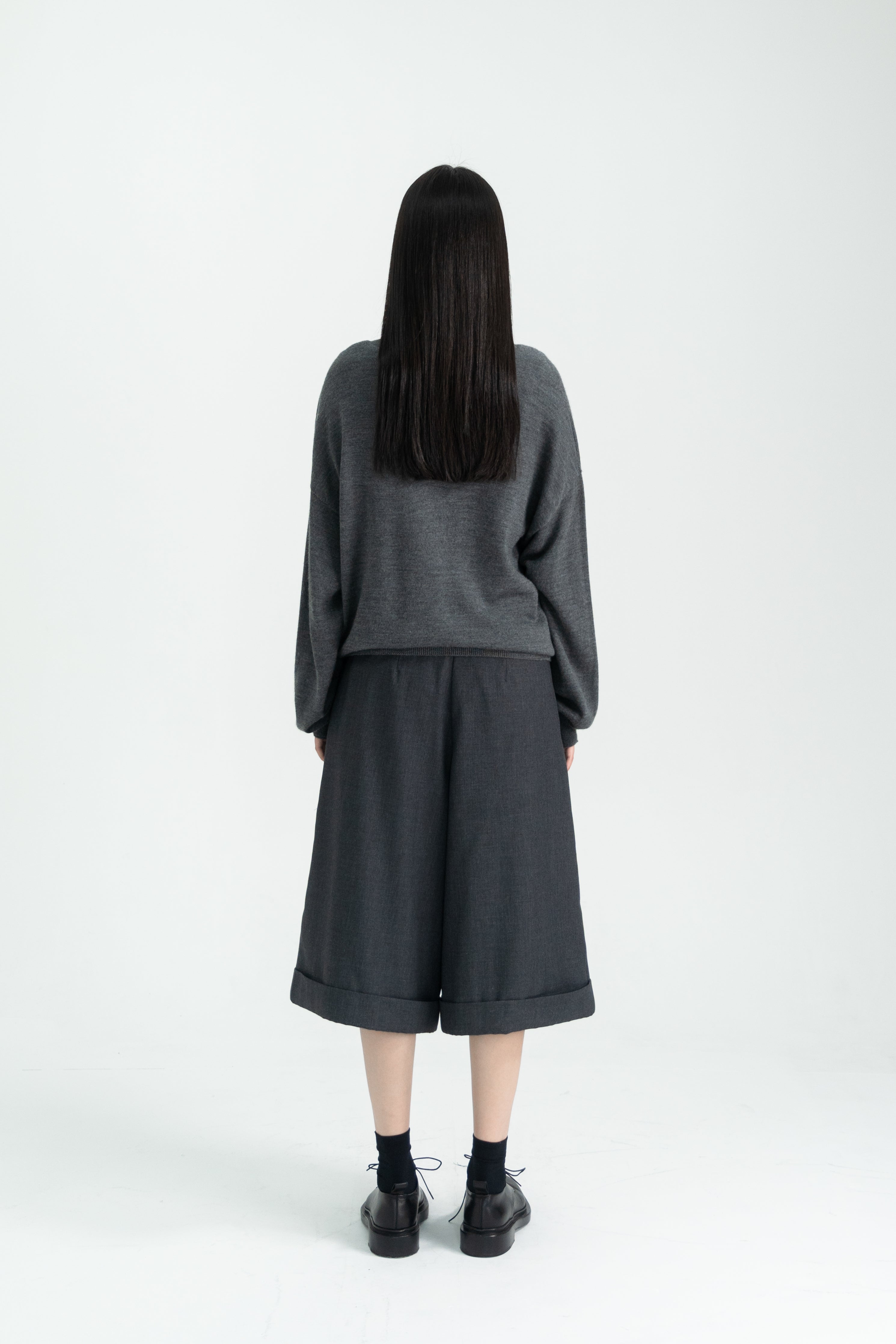 mild wool bermuda pants