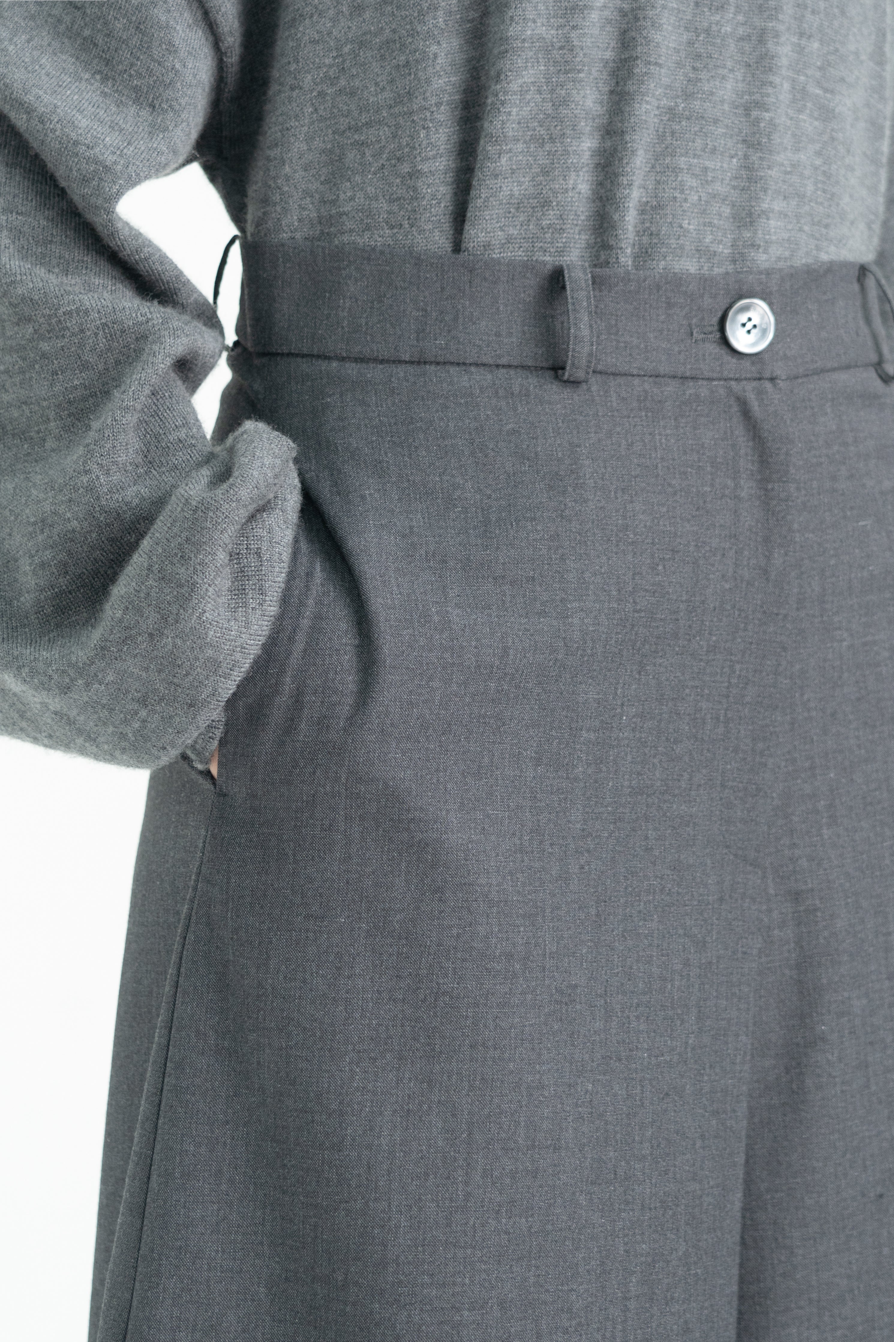 mild wool bermuda pants