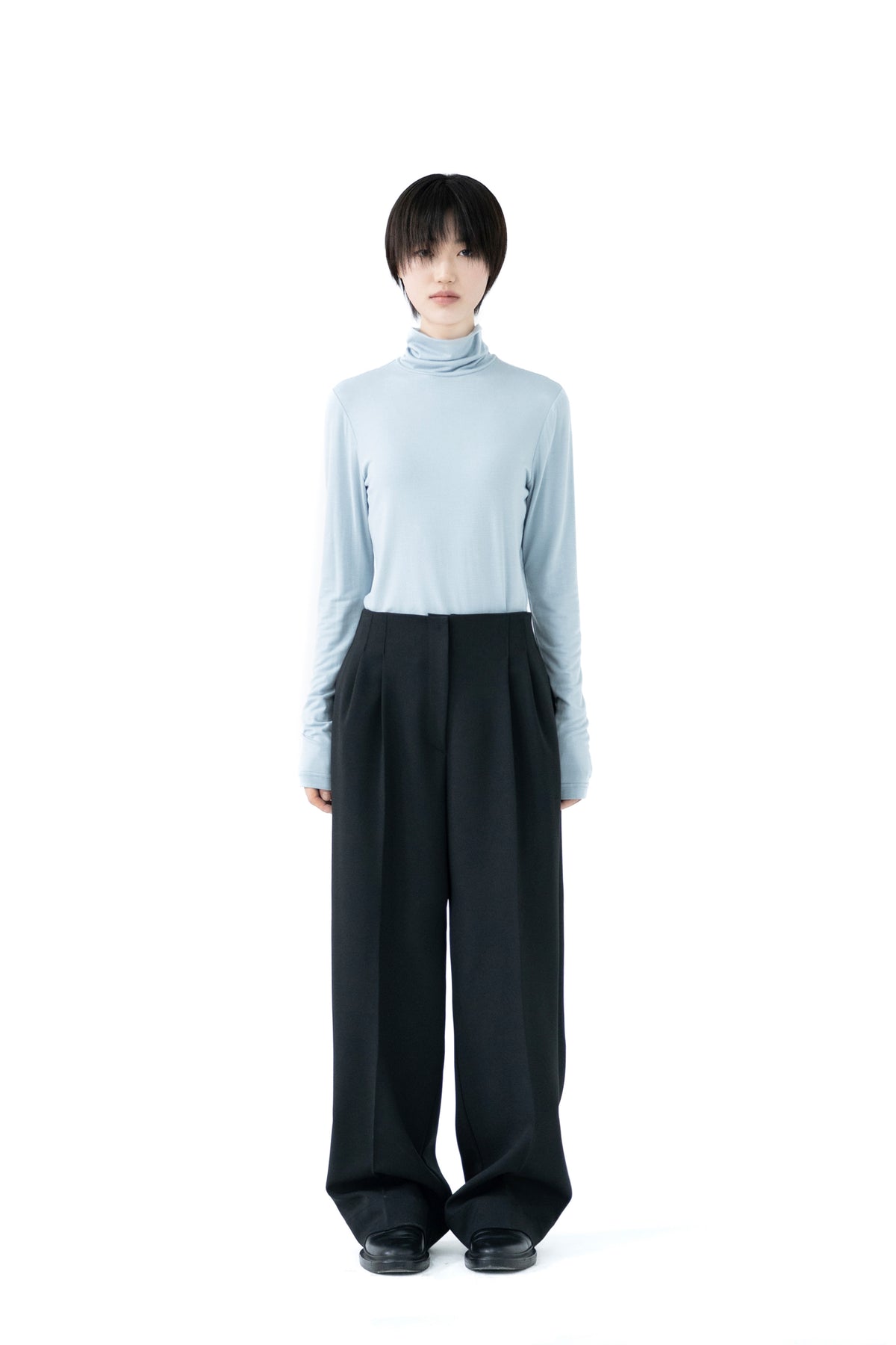 mono turtle neck