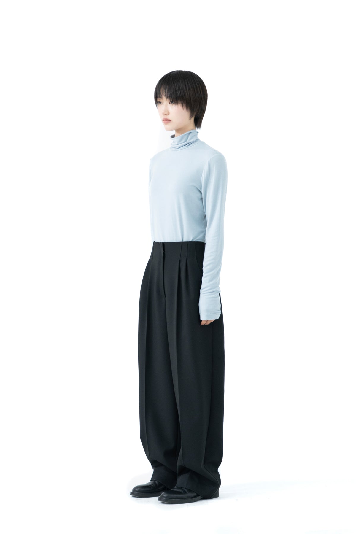 mono turtle neck