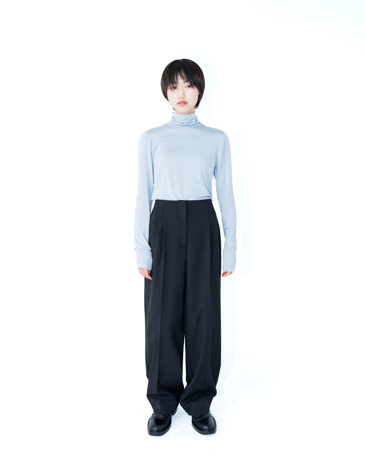 mono turtle neck