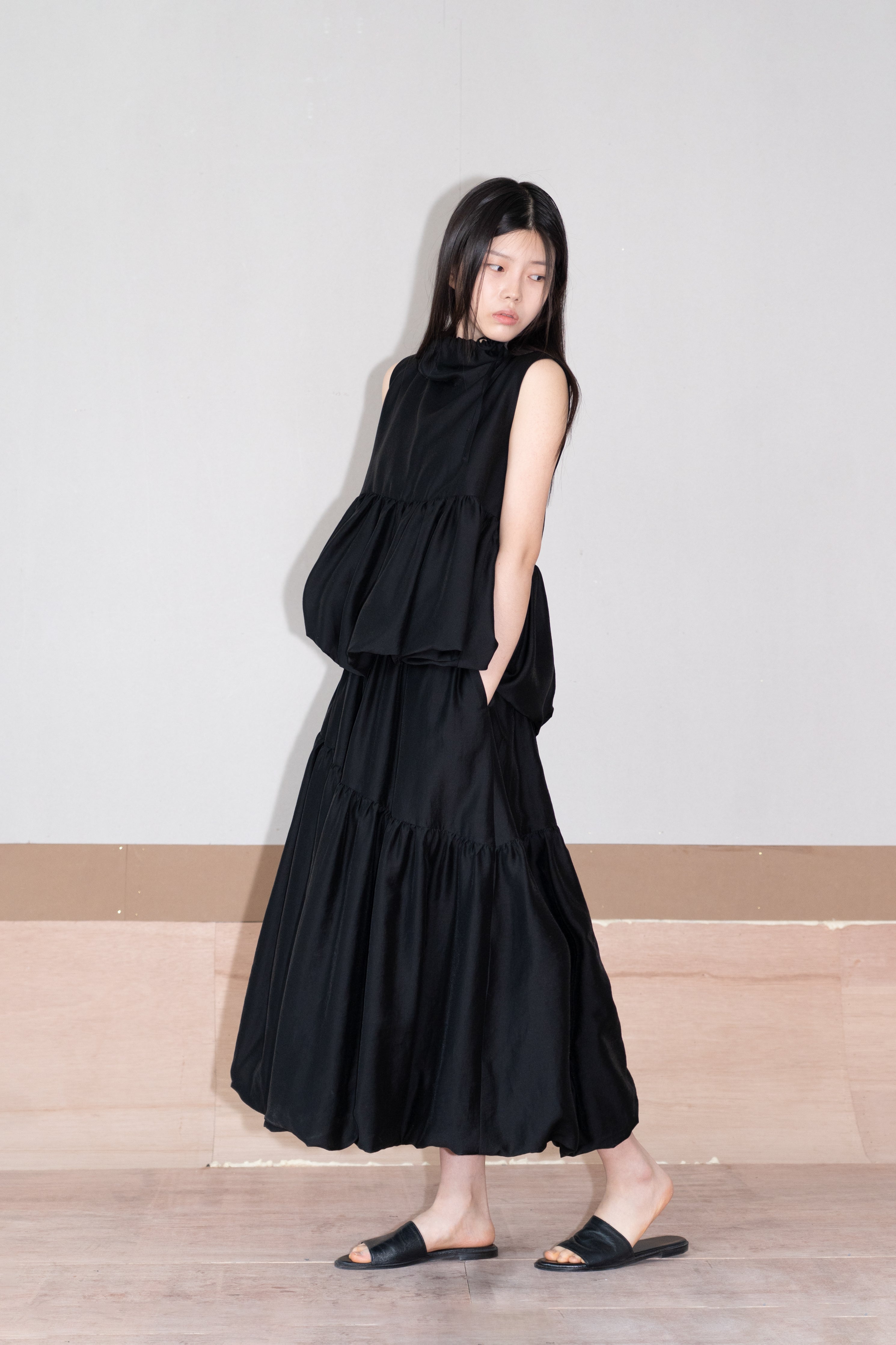 oblique line moss skirt