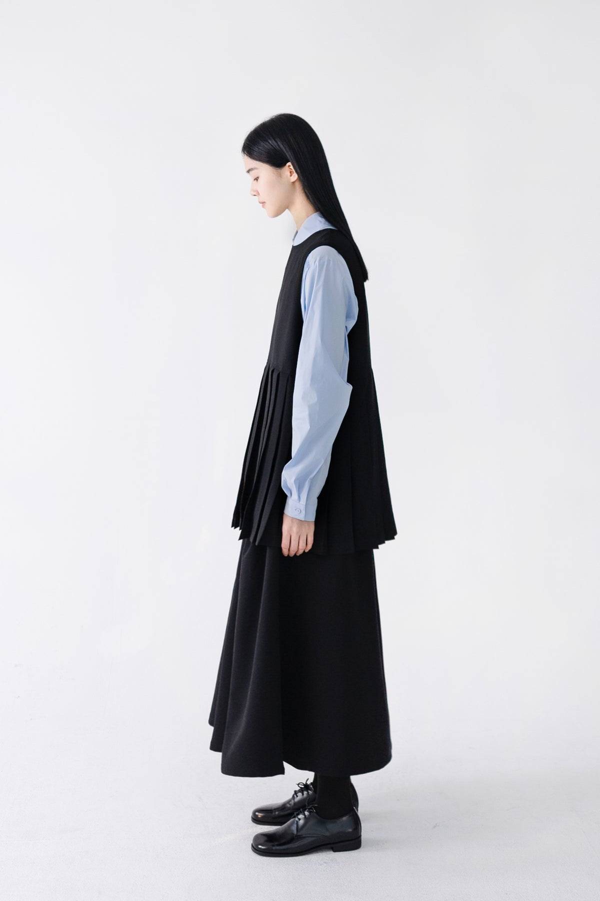 pleats vest