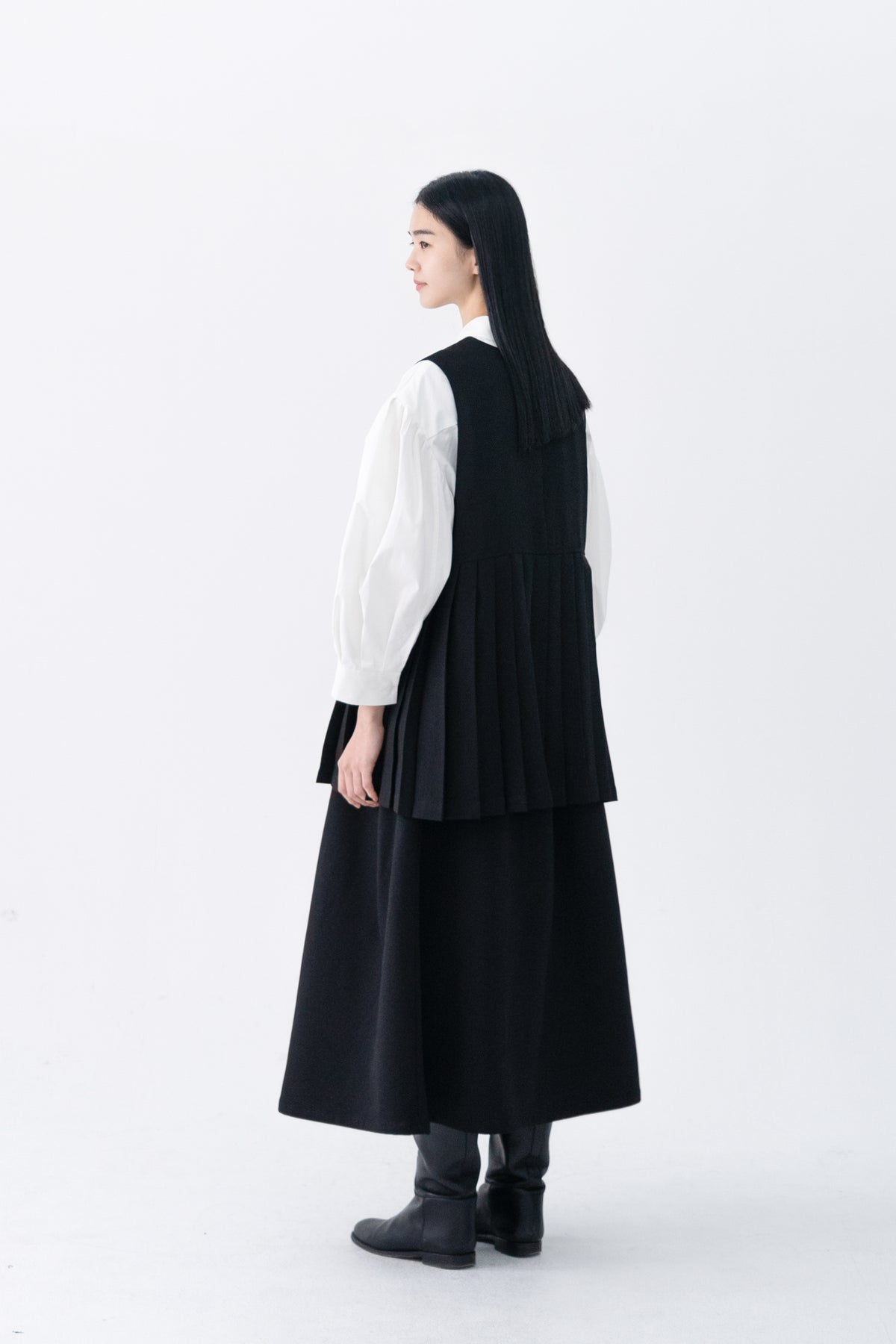 pleats vest