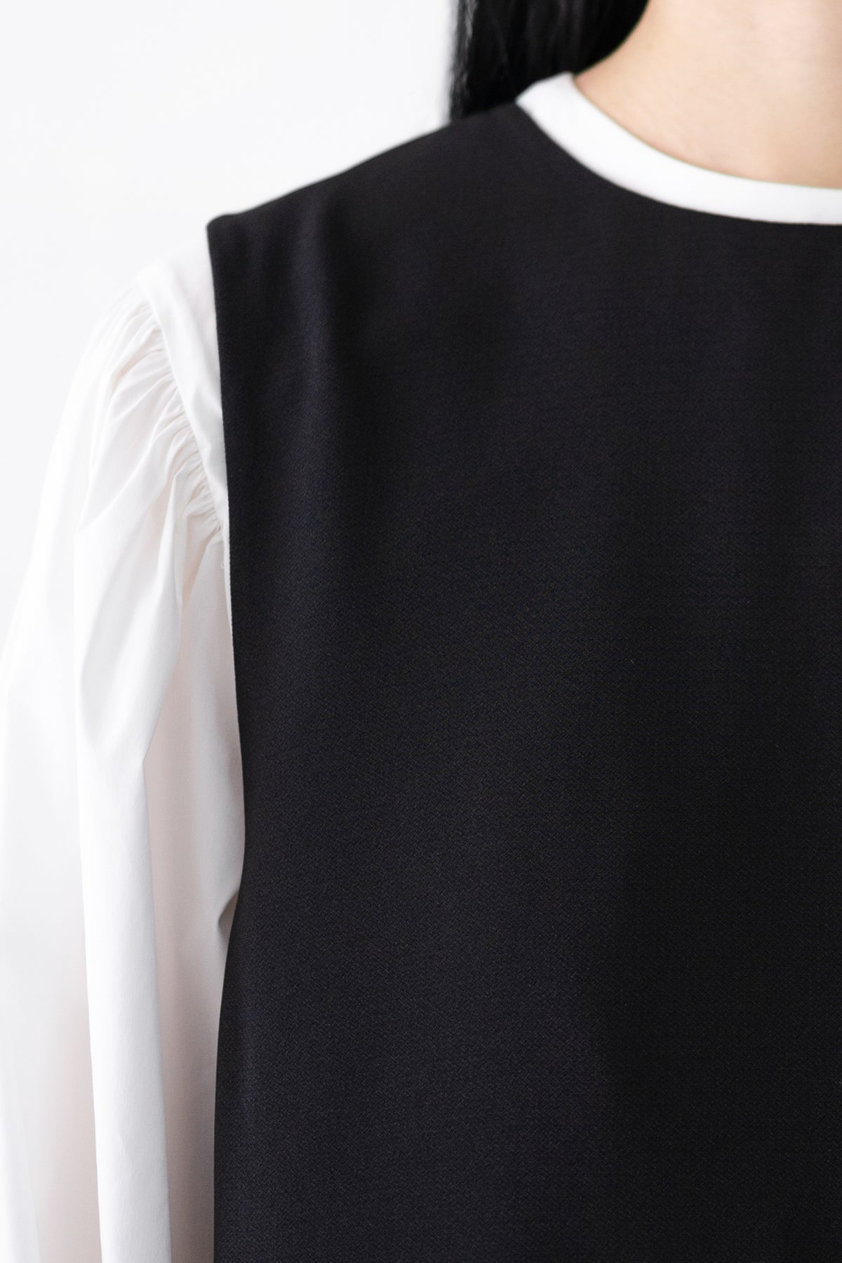 pleats vest