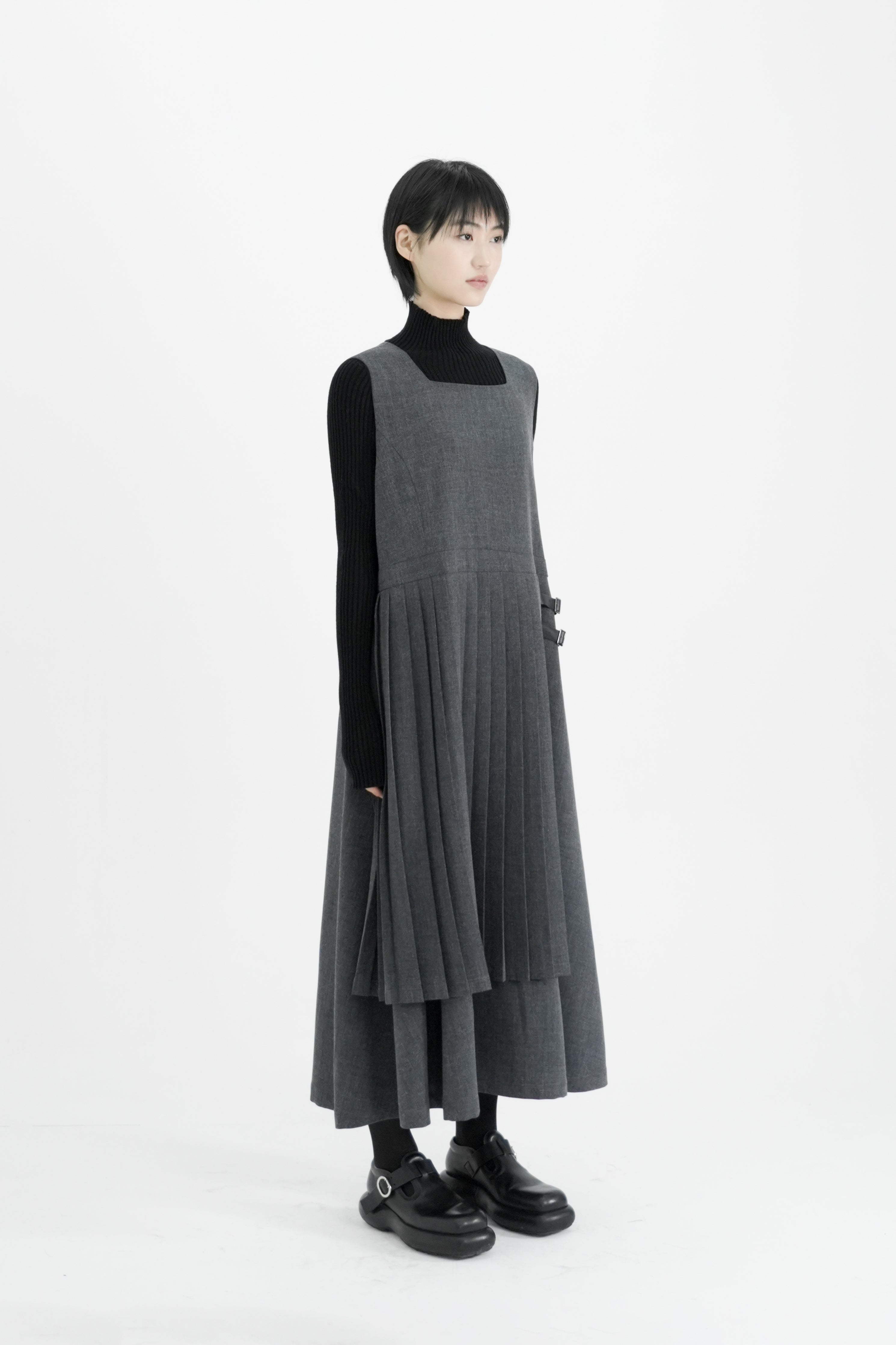 【STORE EXCLUSIVE】pleats wrap dress