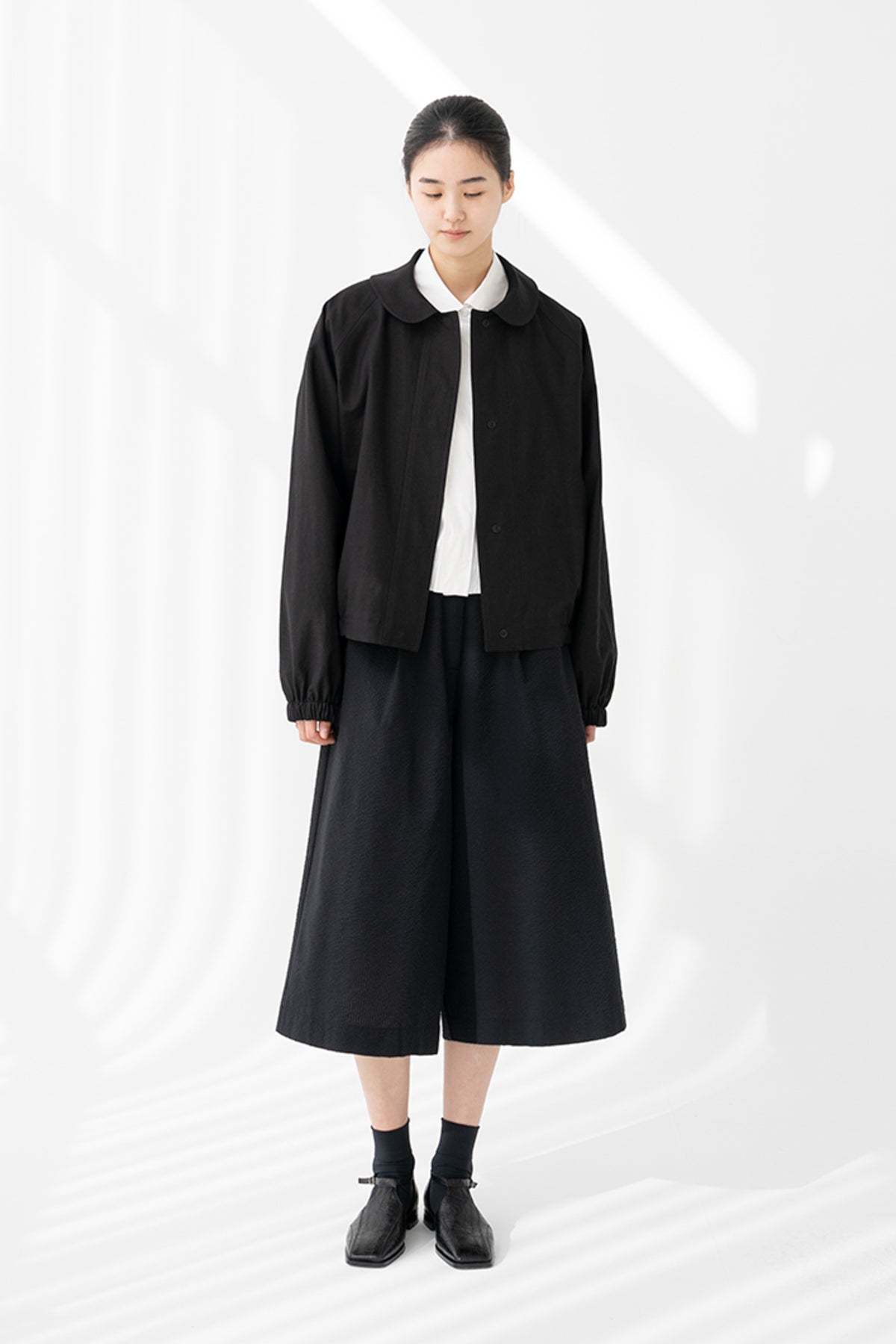 round collar blouson