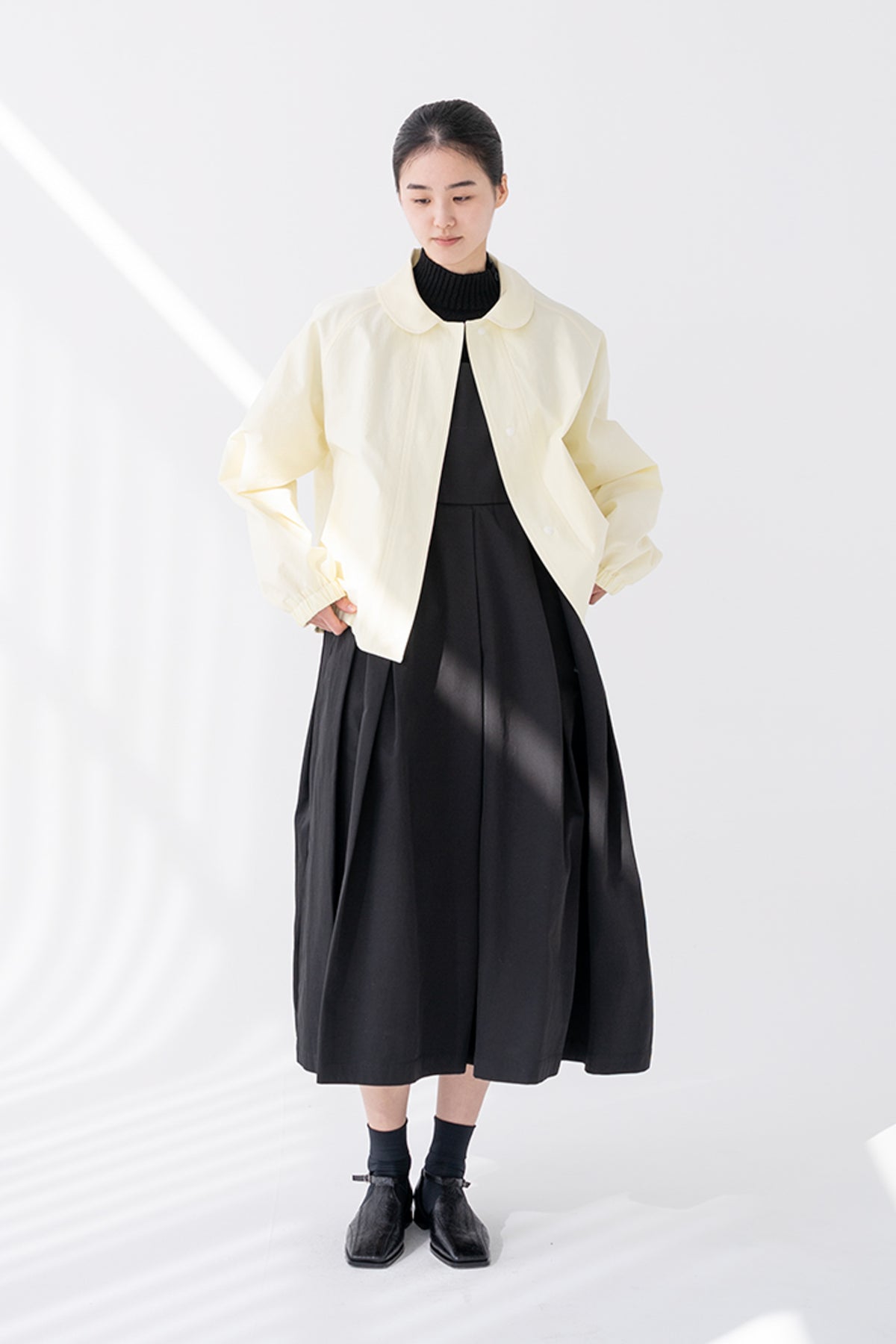round collar blouson