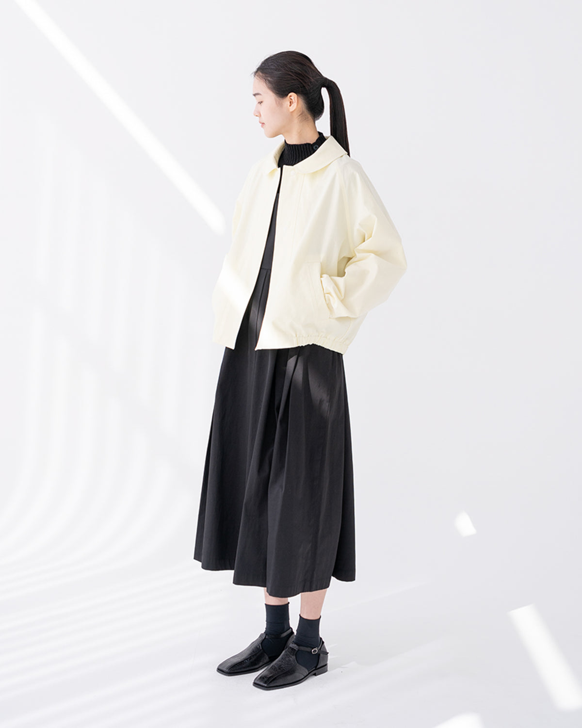round collar blouson