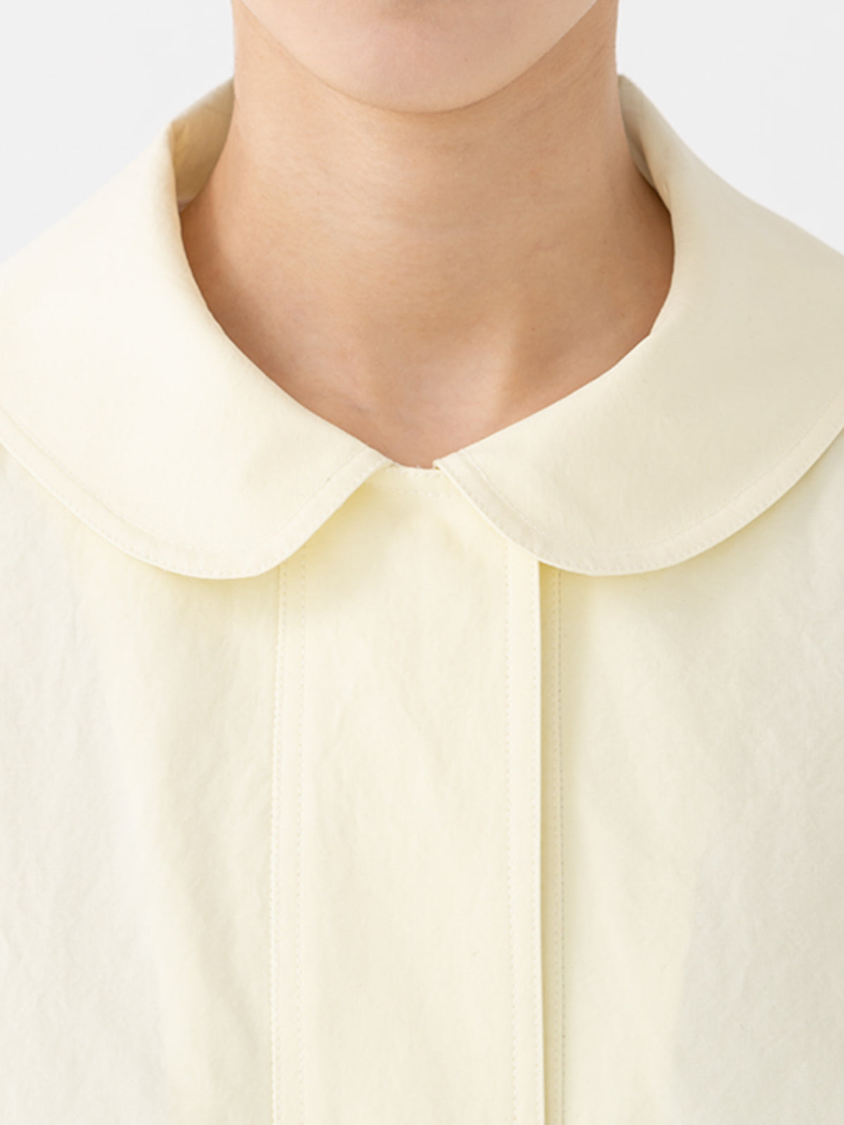 round collar blouson