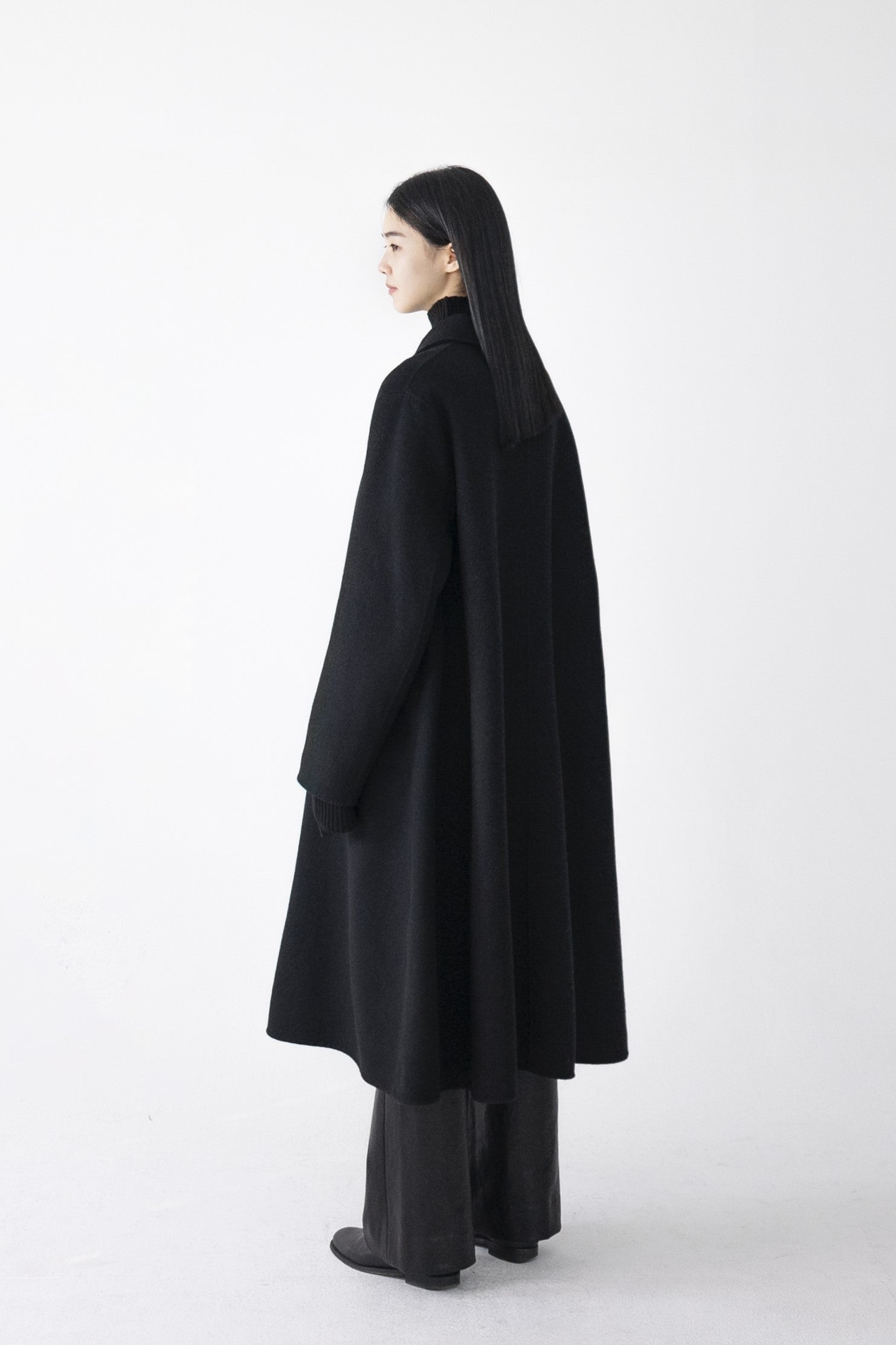 round collar long coat