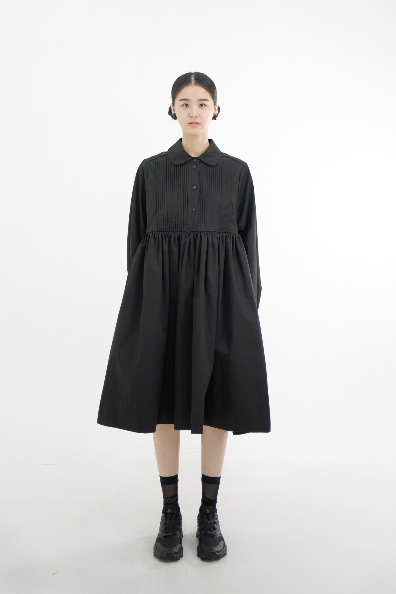 round collar pintuck dress