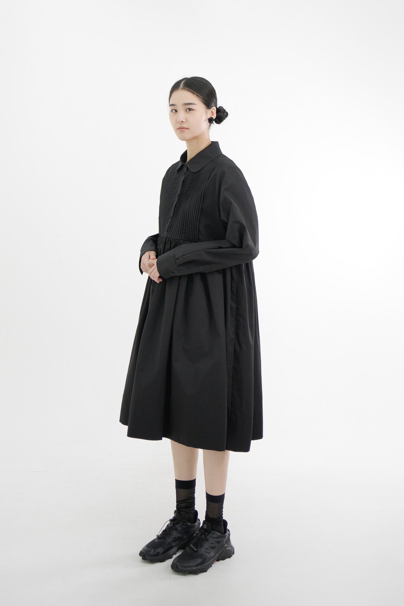 round collar pintuck dress